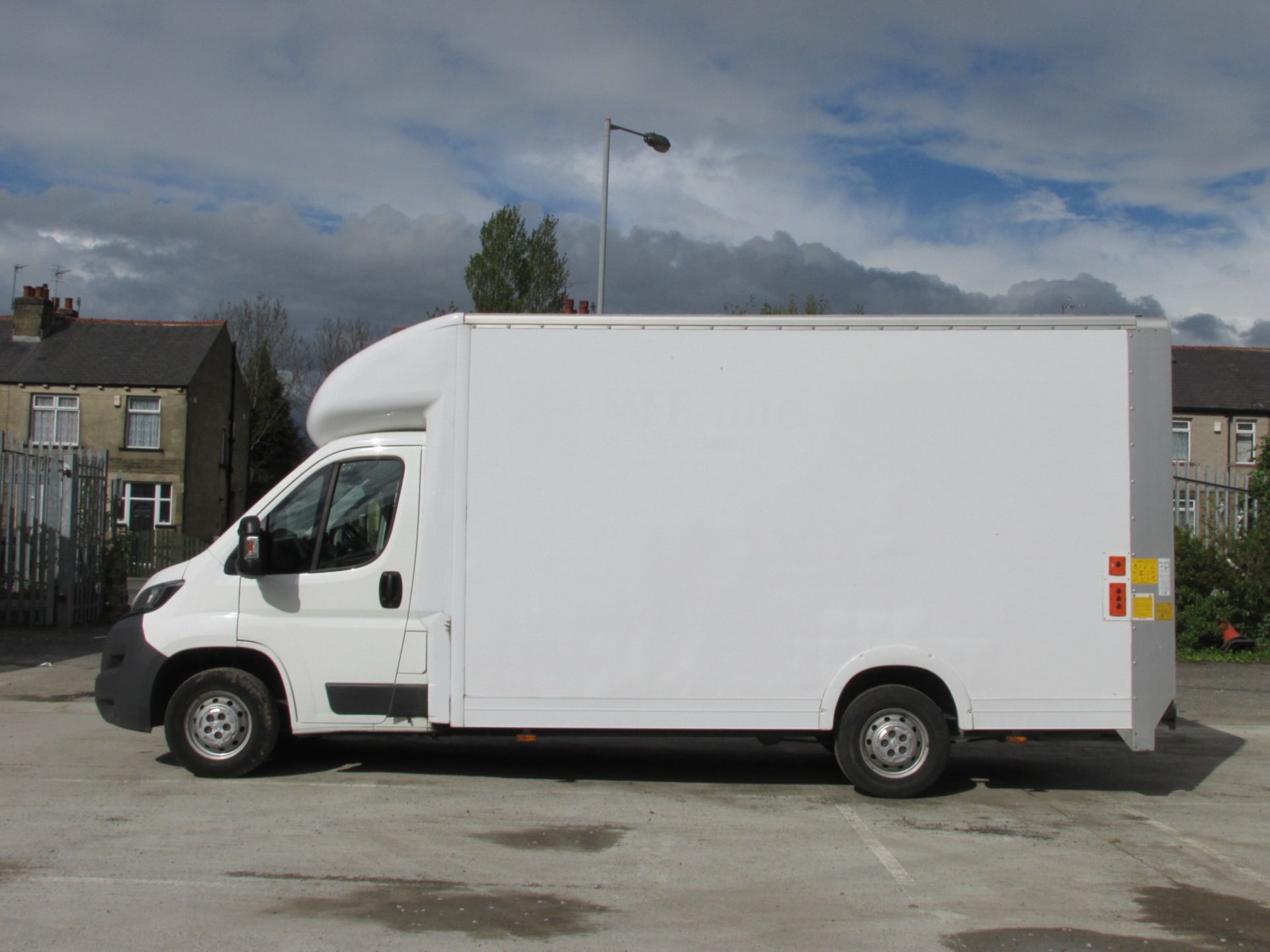 2015 "65 Reg" Peugeot Boxer 4.1m Low Loader Box Van with Dhollandia Tail Lift - over £38k when new - Image 2 of 12