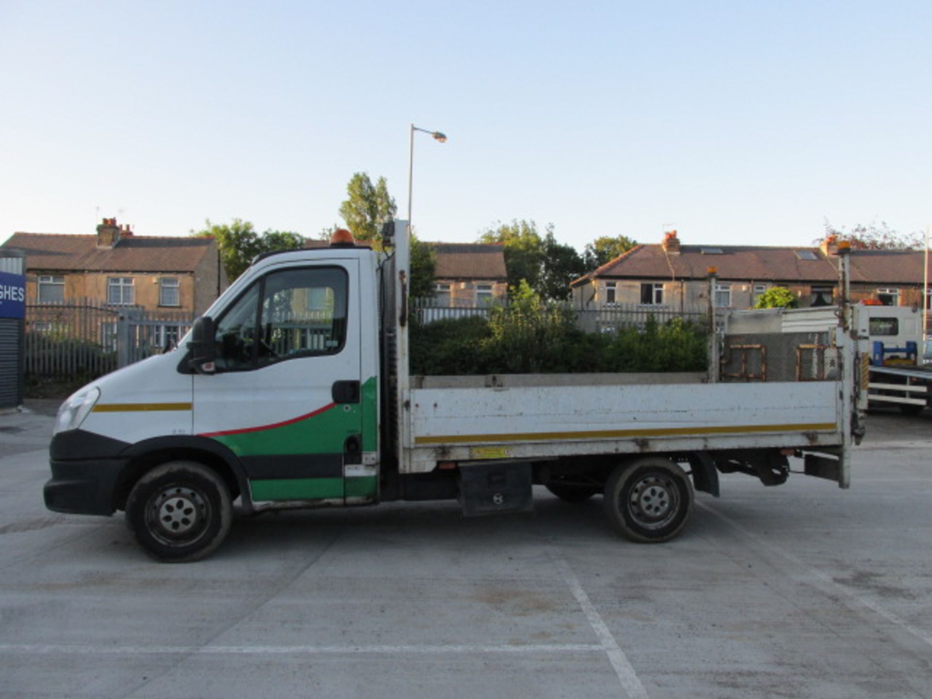 2013 Iveco Daily 35S13 Diesel Chassis Cab 3450 Wheelbase DropSide Pickup Truck with Tail Lift - Image 4 of 12