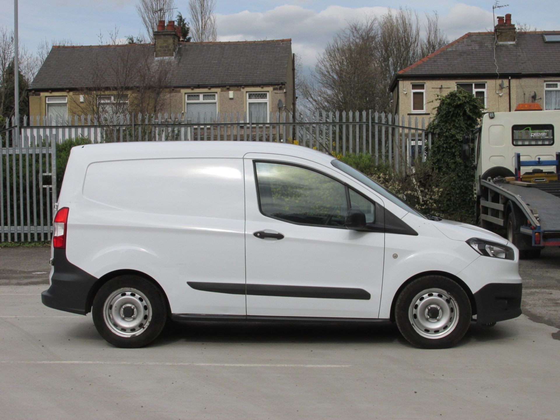 2015 Ford Transit Courier 1.5 TDCi Panel Van - 1 PLC Owner from New - FSH - Long MOT - Image 3 of 10
