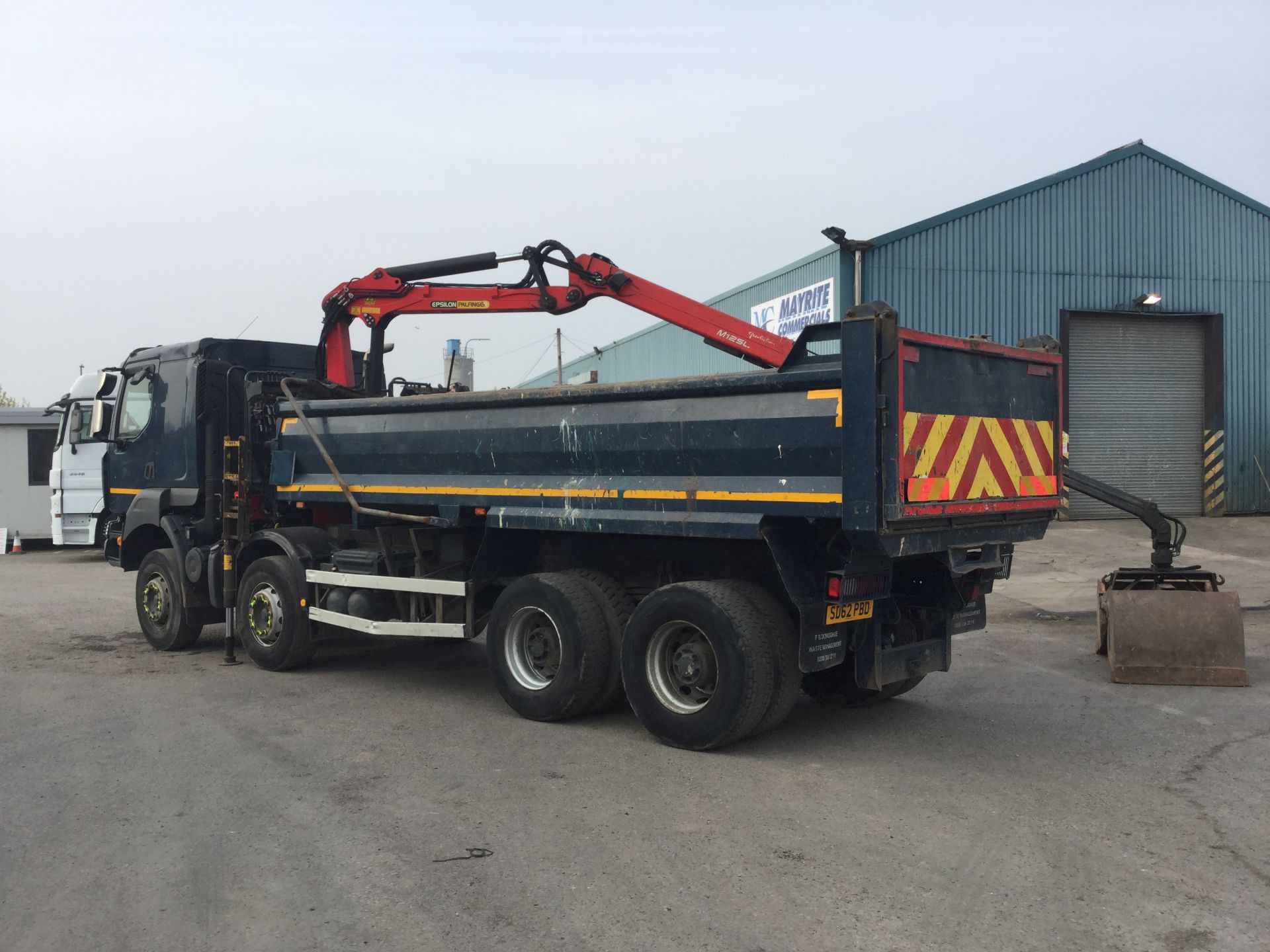 Renault Kerax Tipper Grab - Image 4 of 6