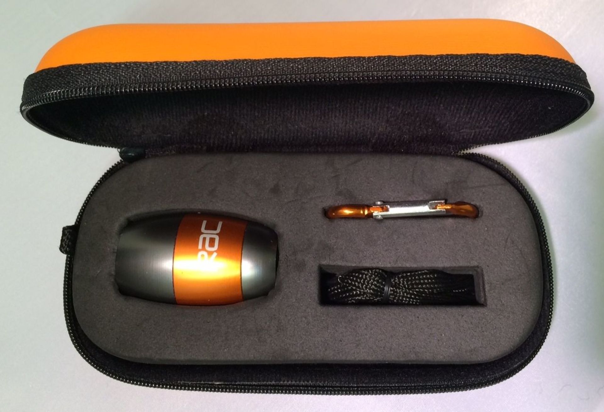 10 X RAC Aluminium Torch with 6 Extra Bright LED's Inc Batteries and Case no vat on lots - Image 2 of 4