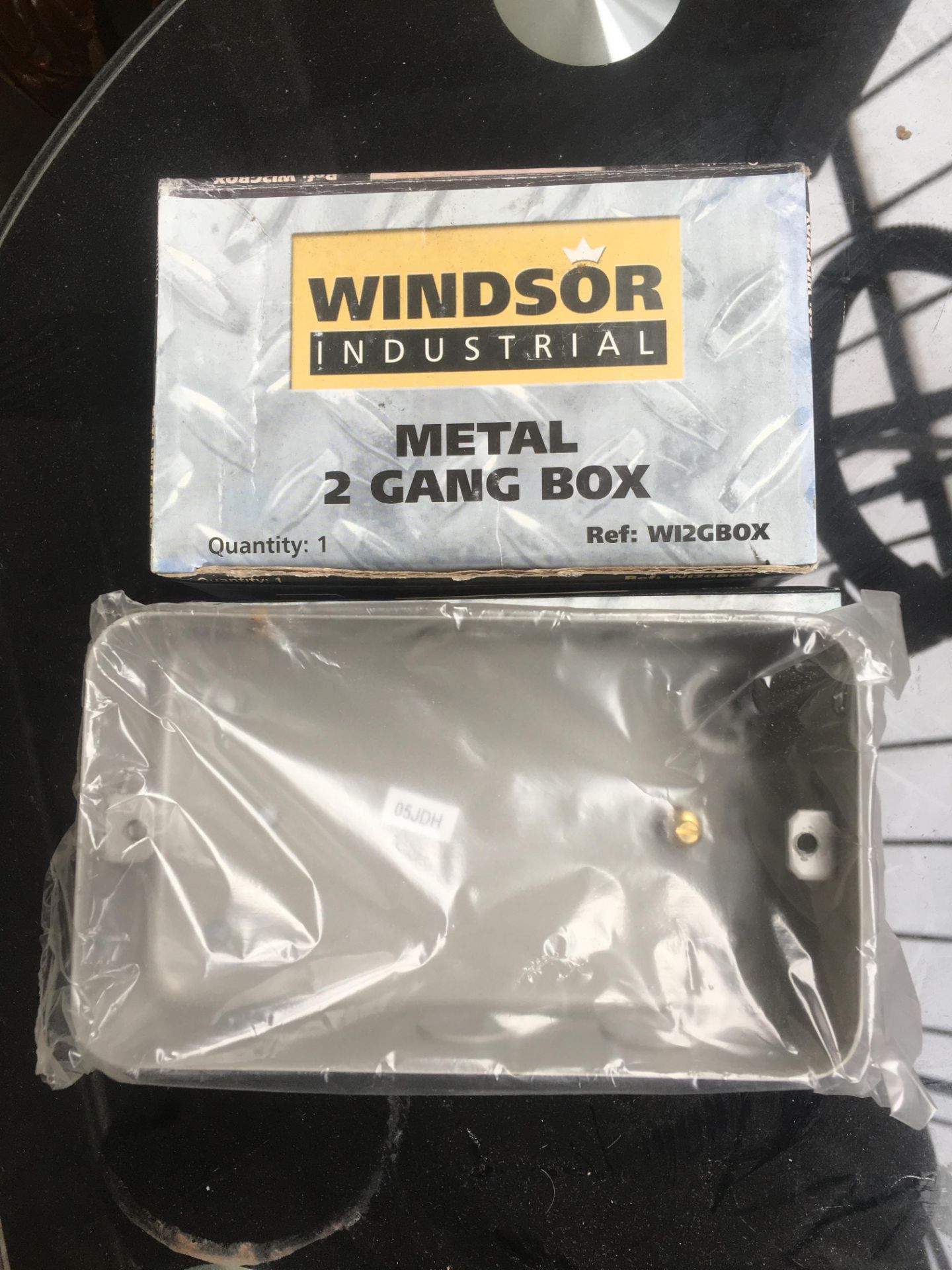 5x WINDSOR 2 GANG METAL BOX. NO VAT ON LOT.