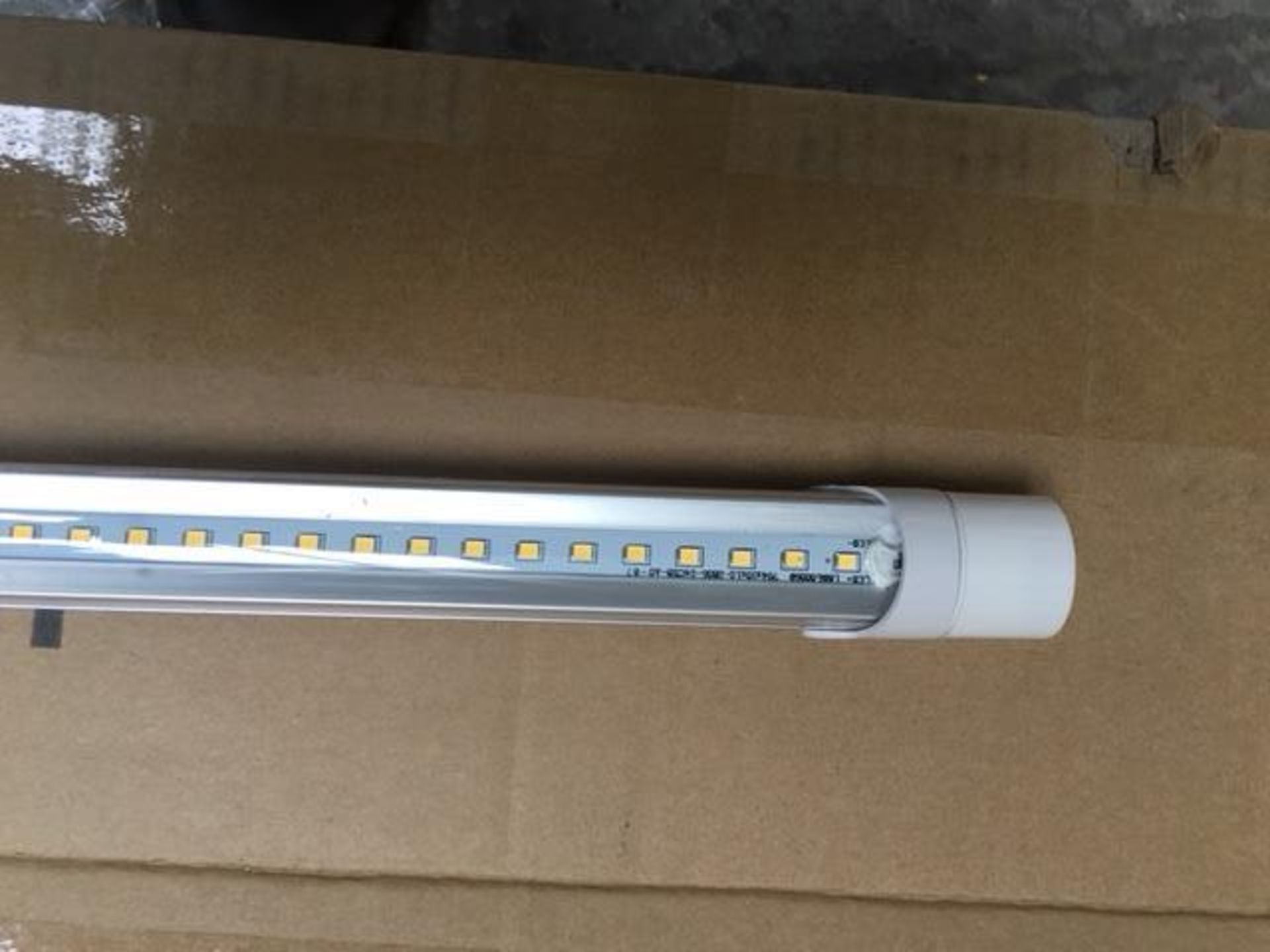 25 x LED TUBES WITH INTERNAL DRIVER COL 4000K no vat on lots - Image 2 of 4