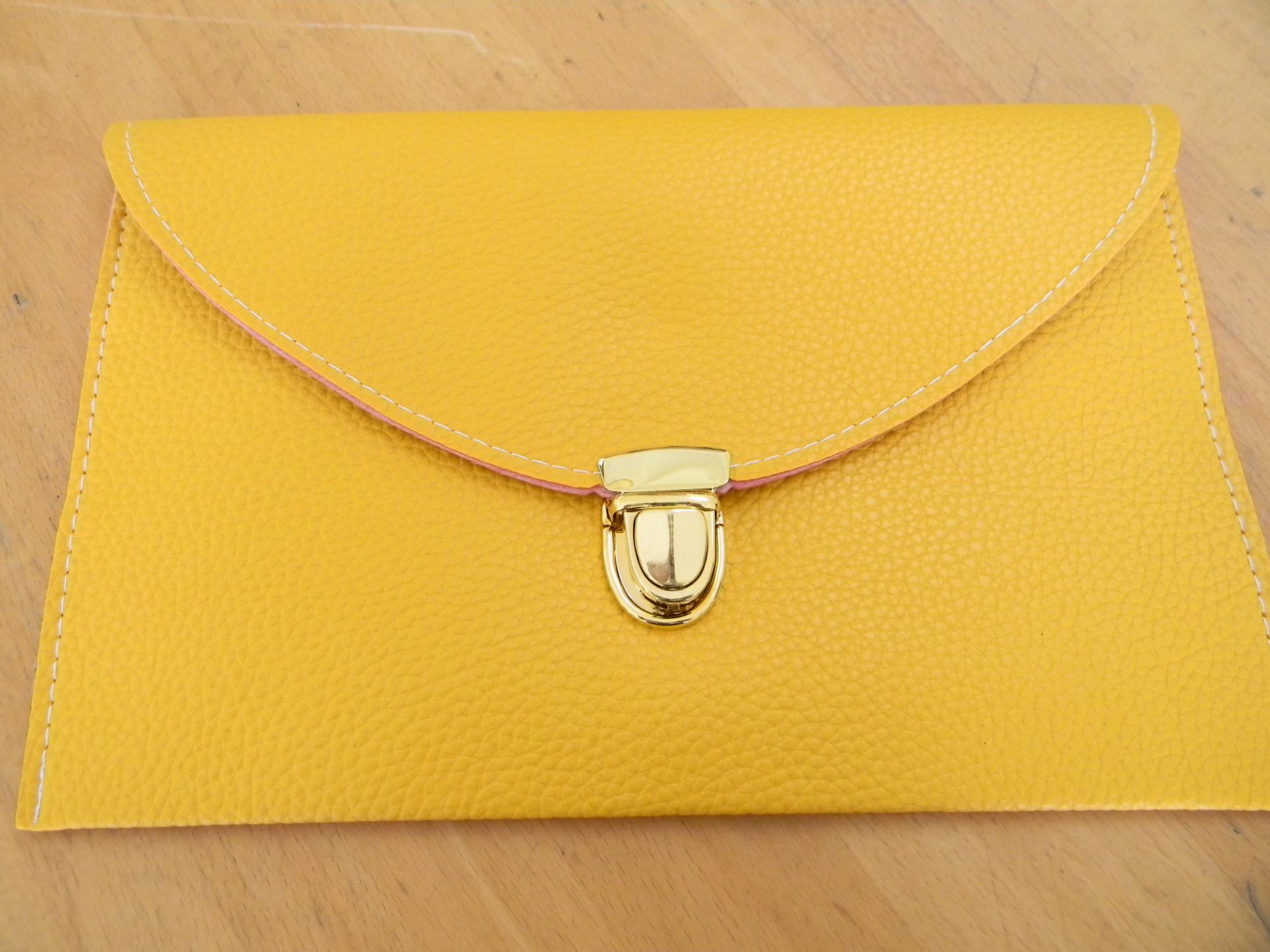 yellow ladies Chain bag shoulder evening clutch bag - Image 3 of 3