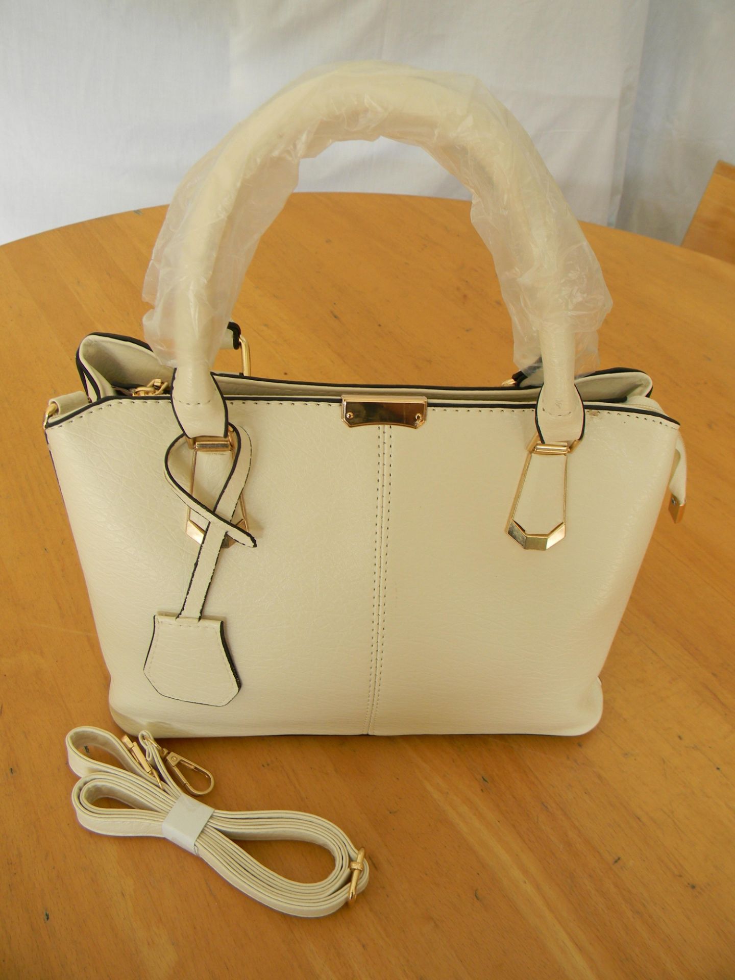 White Handbag Elegant design