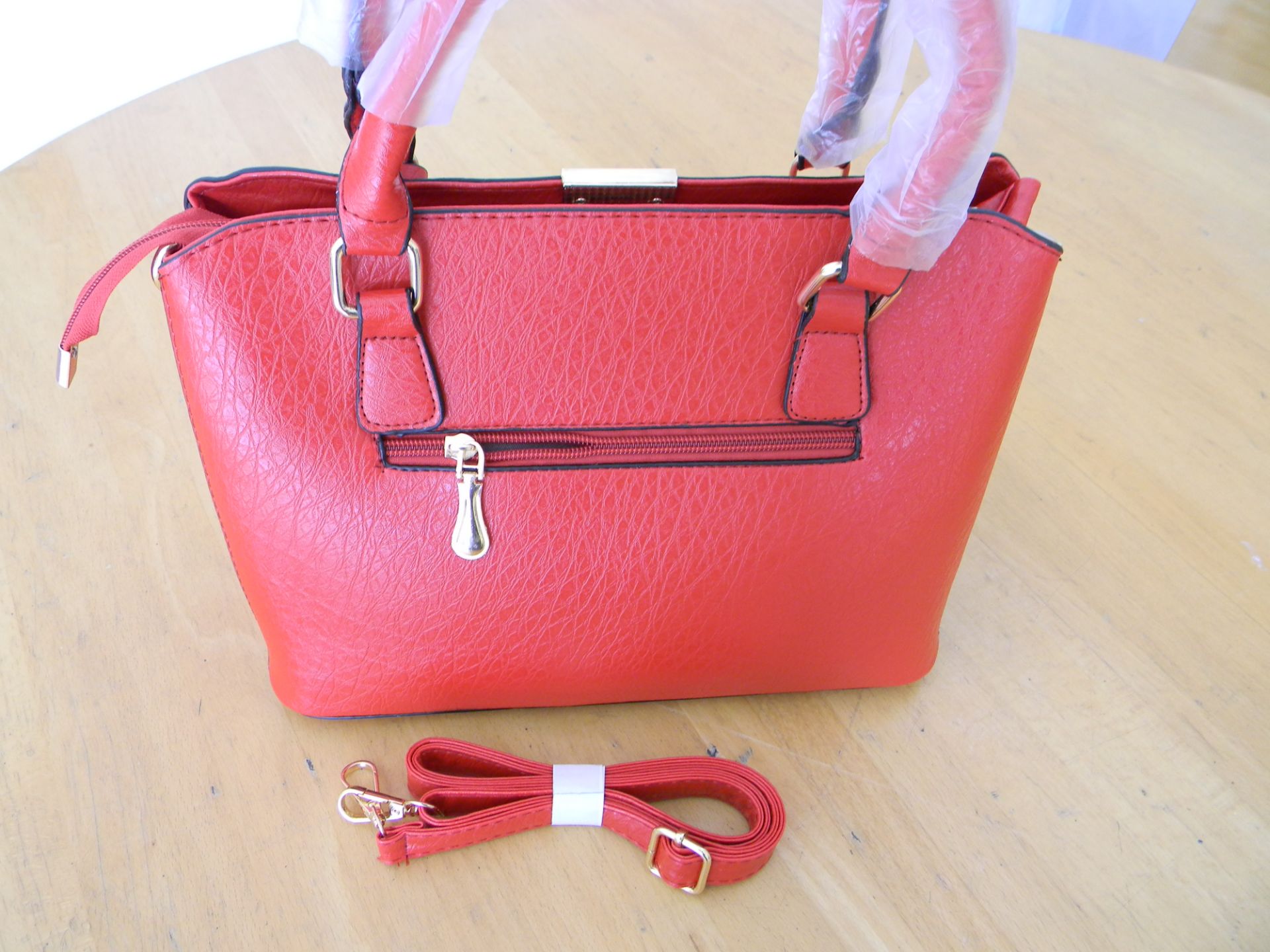 Red Handbag Elegant design - Image 2 of 4