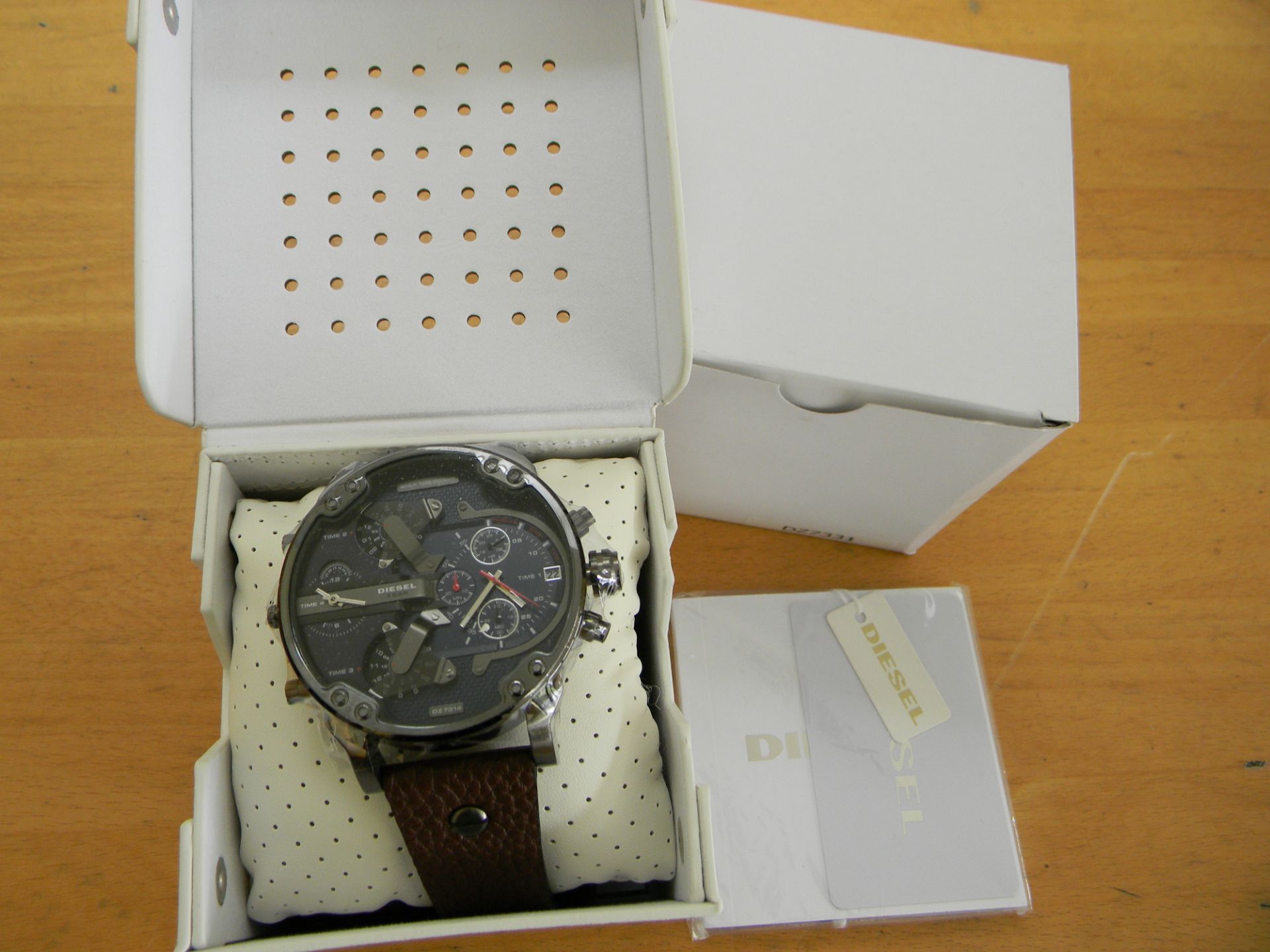 Diesel DZ7314 Men's Daddy 2.0 Chronograph Watch - Image 4 of 4