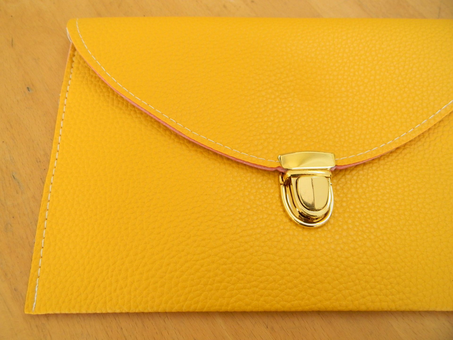 yellow ladies Chain bag shoulder evening clutch bag - Image 2 of 3