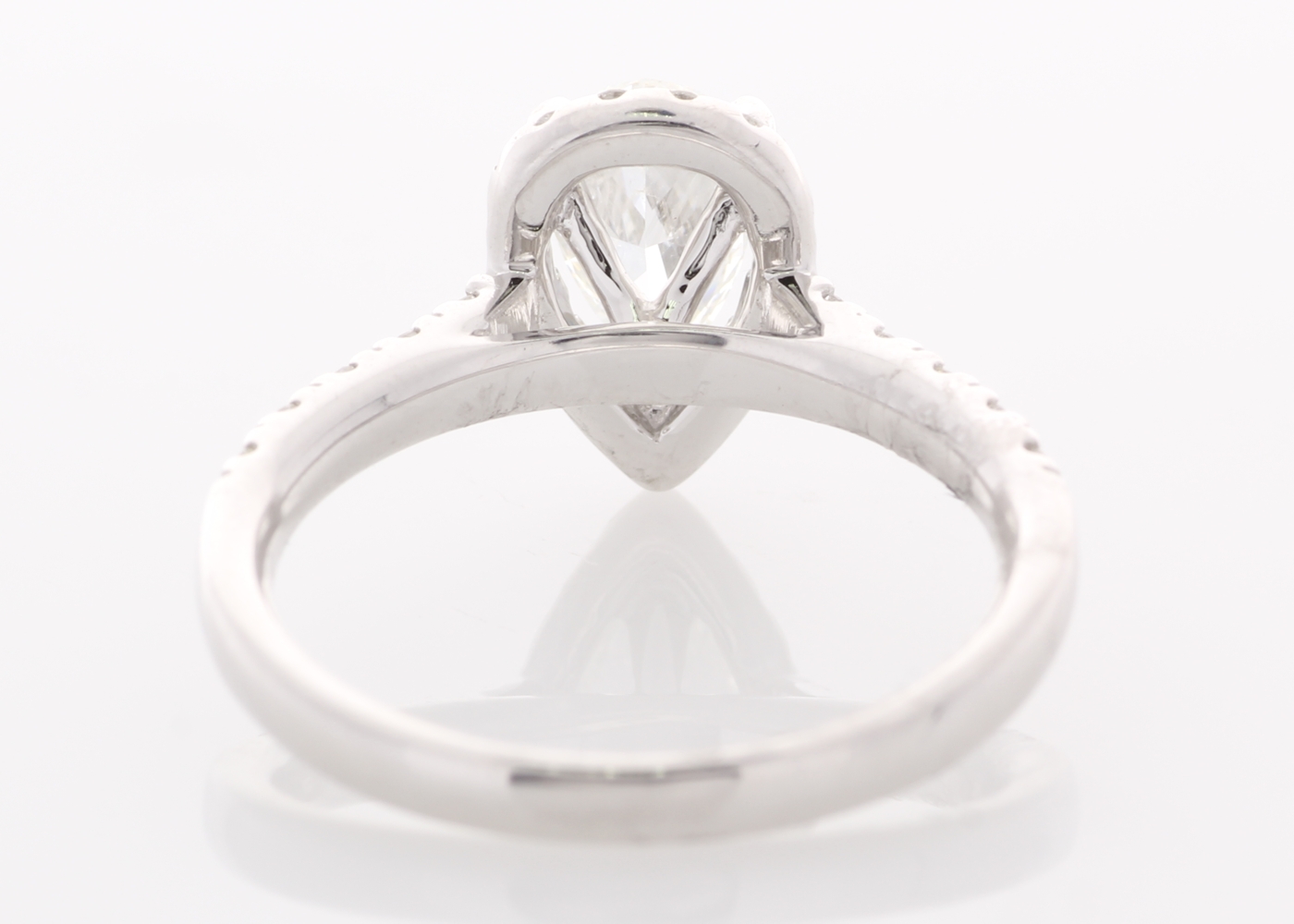 18ct White Gold Single Stone With Halo Setting Ring 1.23 - Image 4 of 5