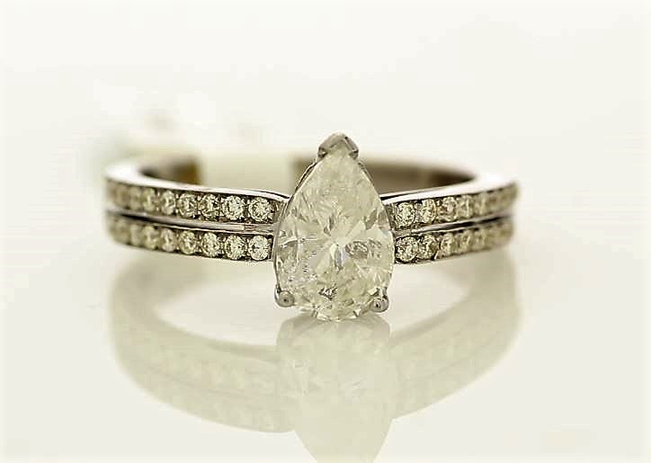 18ct White Gold Single Stone Prong Set With Stone Set Shoulders Diamond Ring 1.59