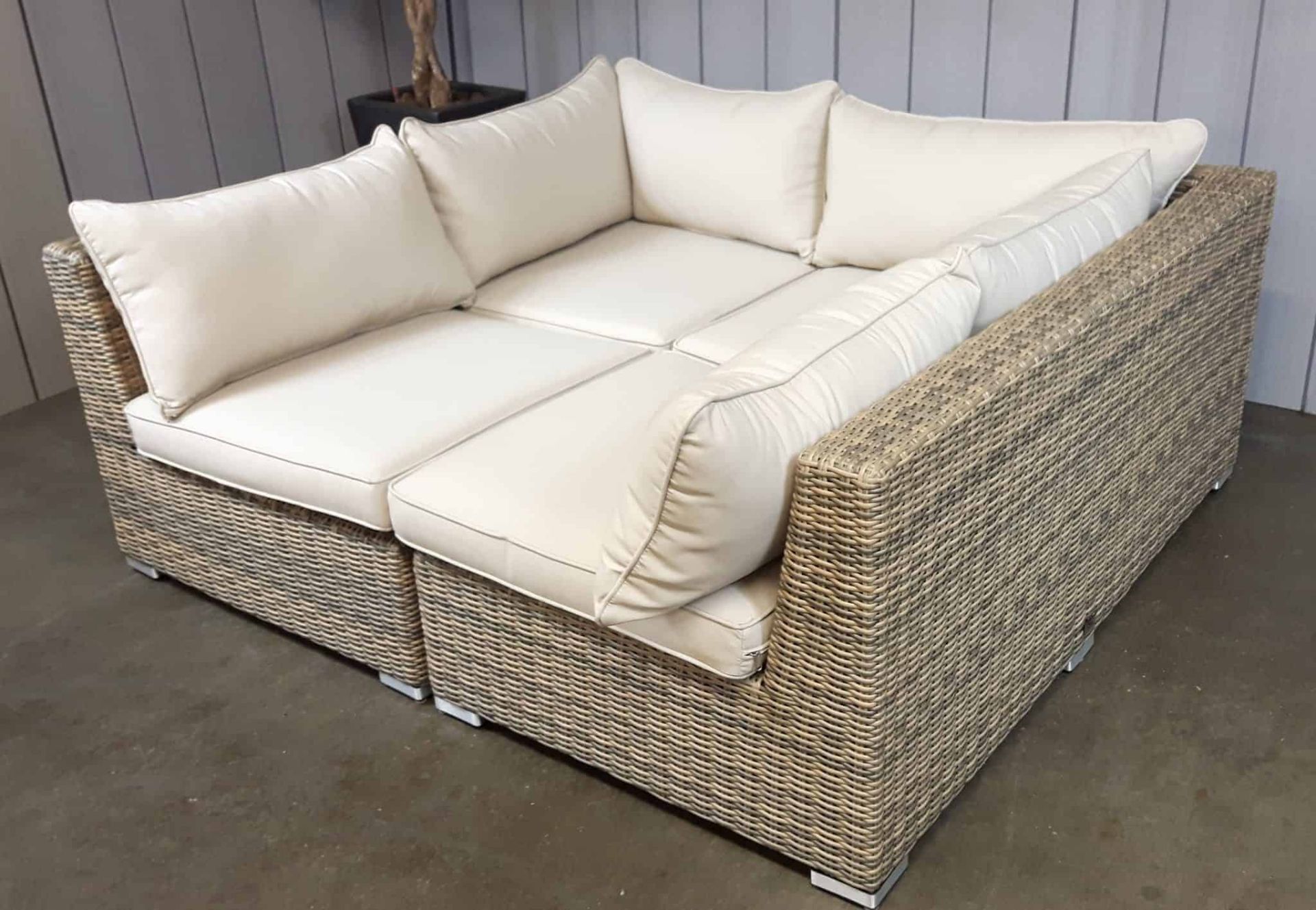 Ryde Premium Quality Multi Purpose All Weather Sofa Set - Image 5 of 8