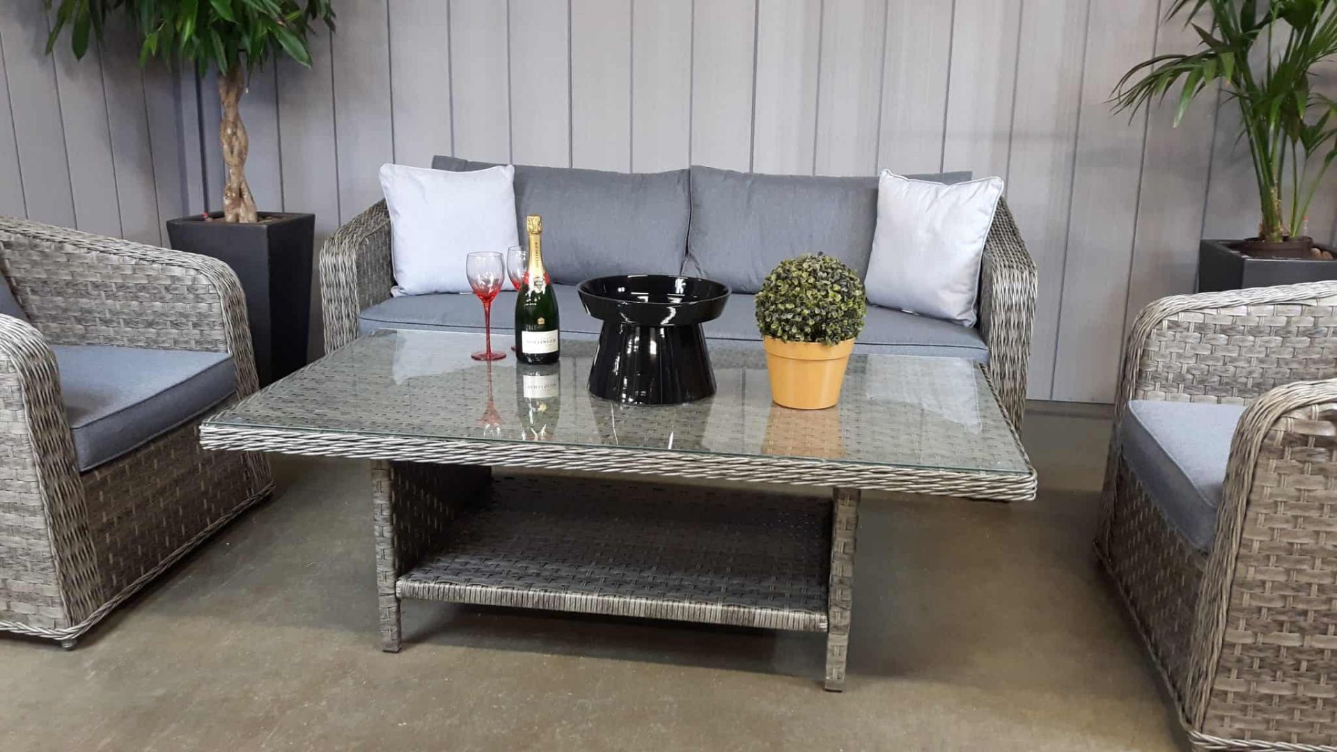 Windsor Executive Sofa Set Fully Welded Aluminium - Image 4 of 5