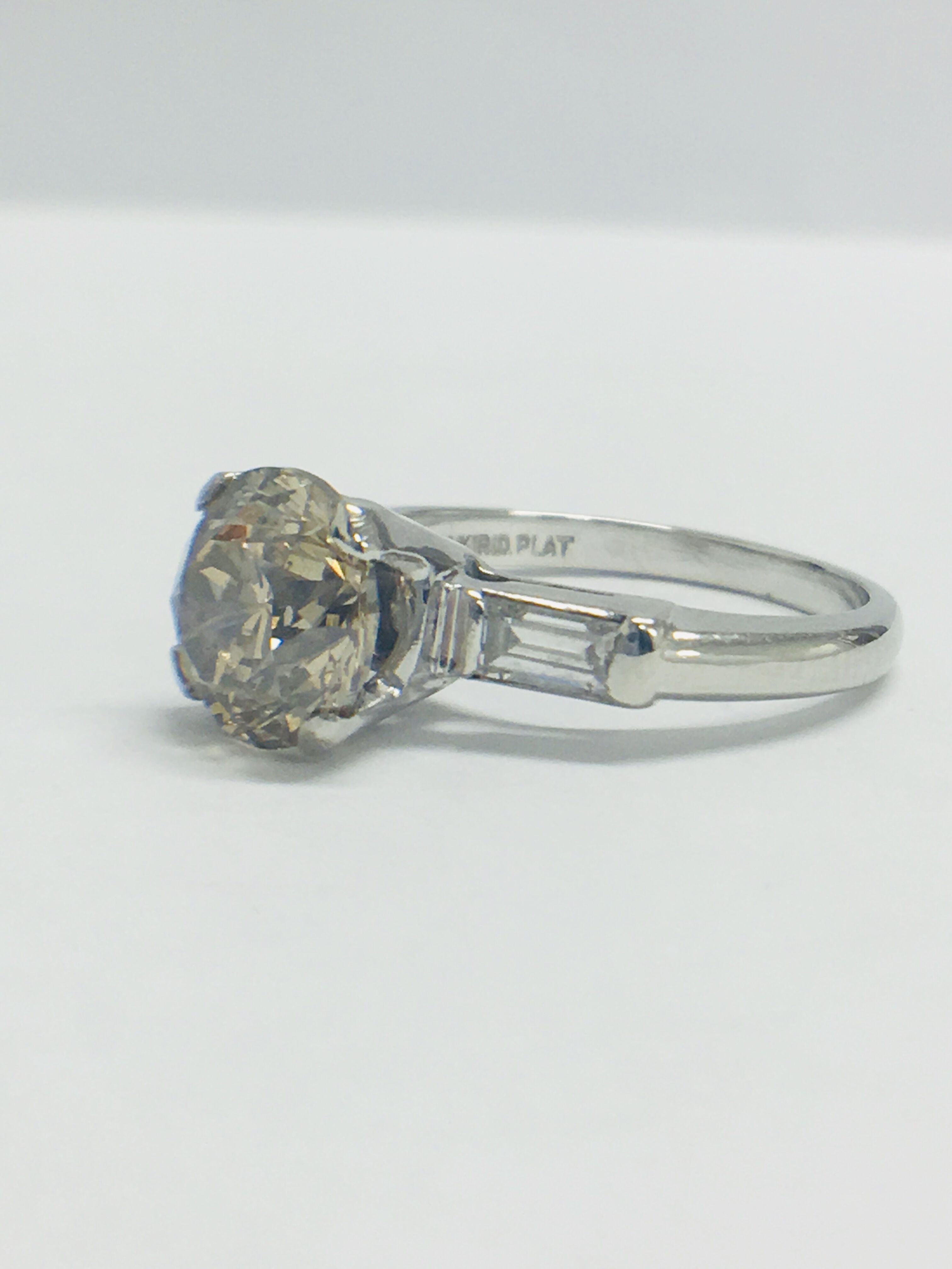 14Ct White Gold Diamond Ring. - Image 2 of 9