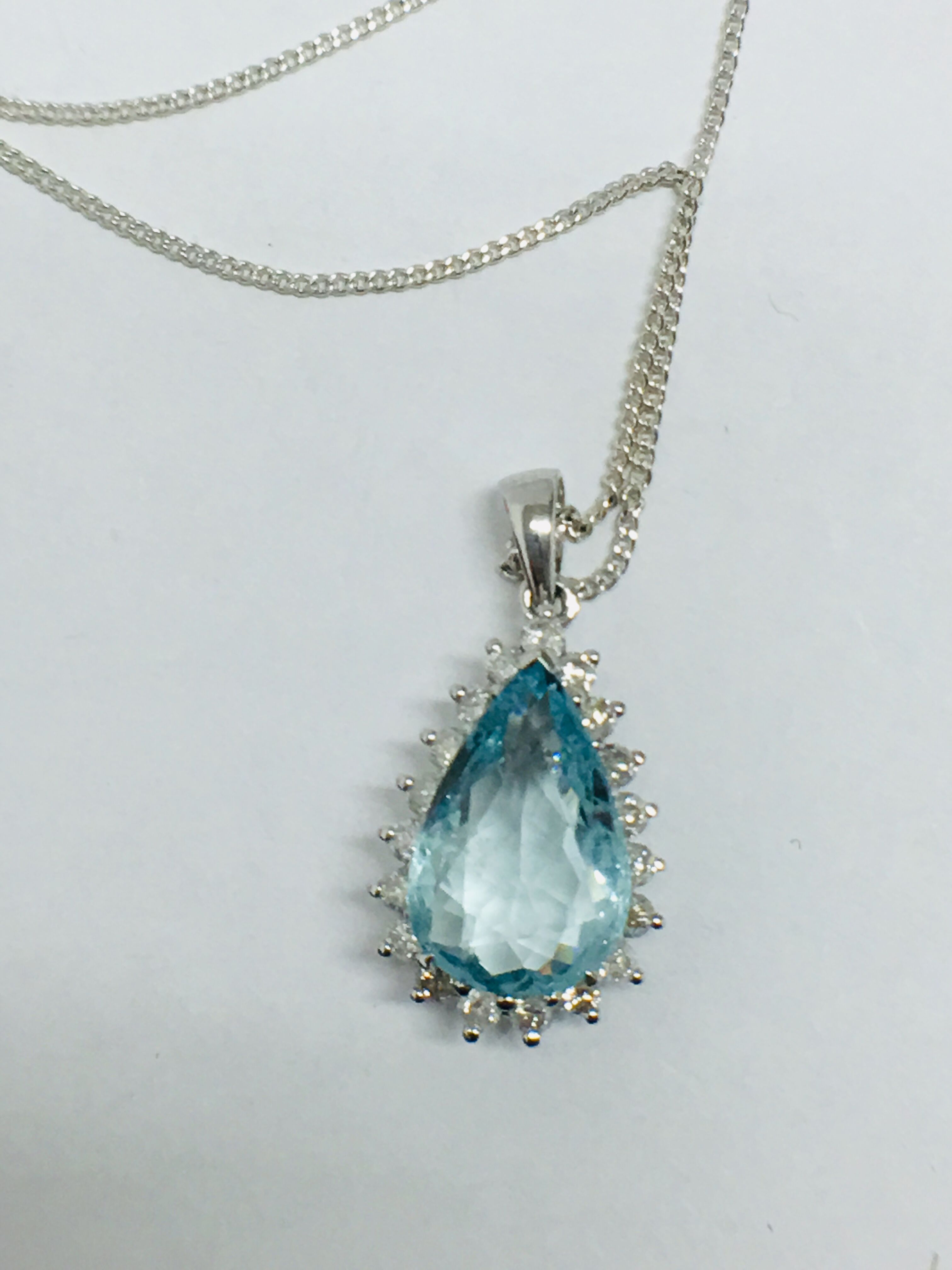 14Ct White Gold Aquamarine & Diamond Pendant. - Image 7 of 8