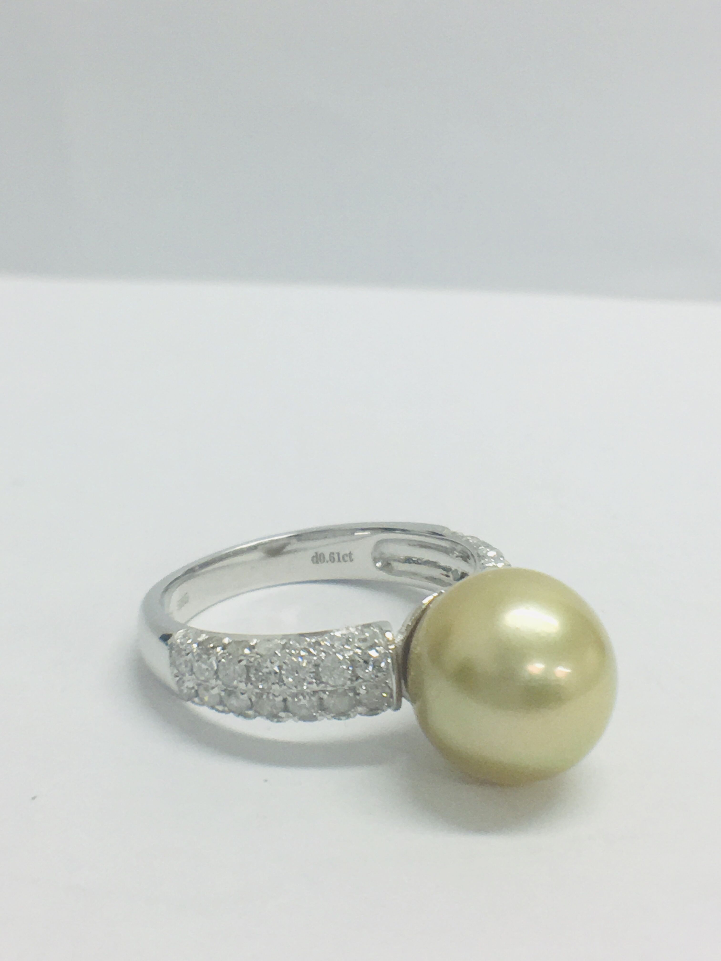 14Ct White Gold Pearl & Diamond Ring. - Image 9 of 11