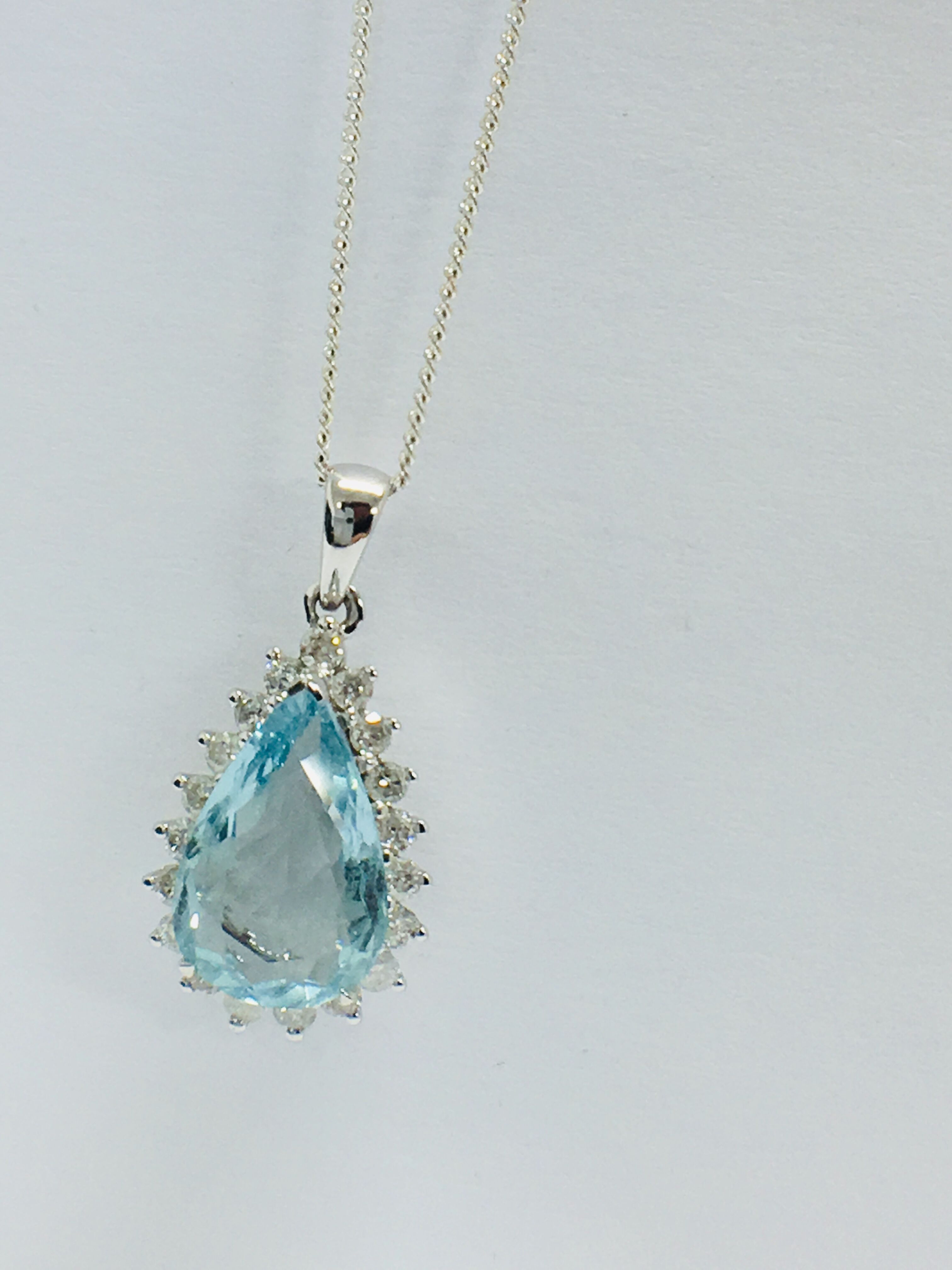 14Ct White Gold Aquamarine & Diamond Pendant. - Image 3 of 8