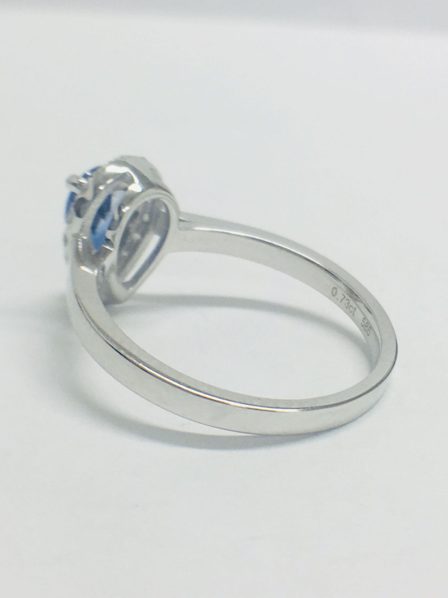 14Ct White Gold Sapphire And Diamond Ring - Image 4 of 10