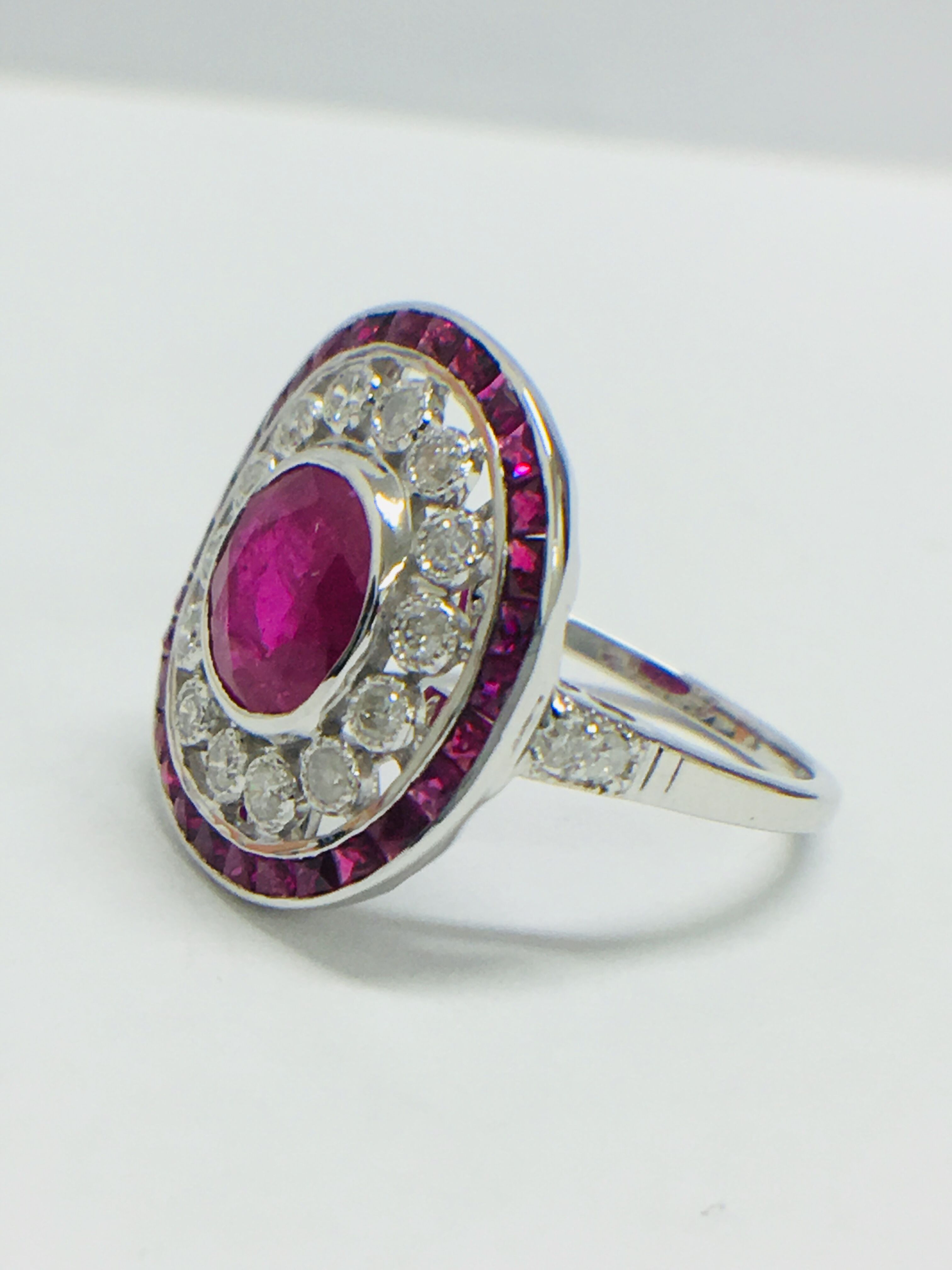 18Ct White Gold Ruby & Diamond Ring - Image 2 of 11