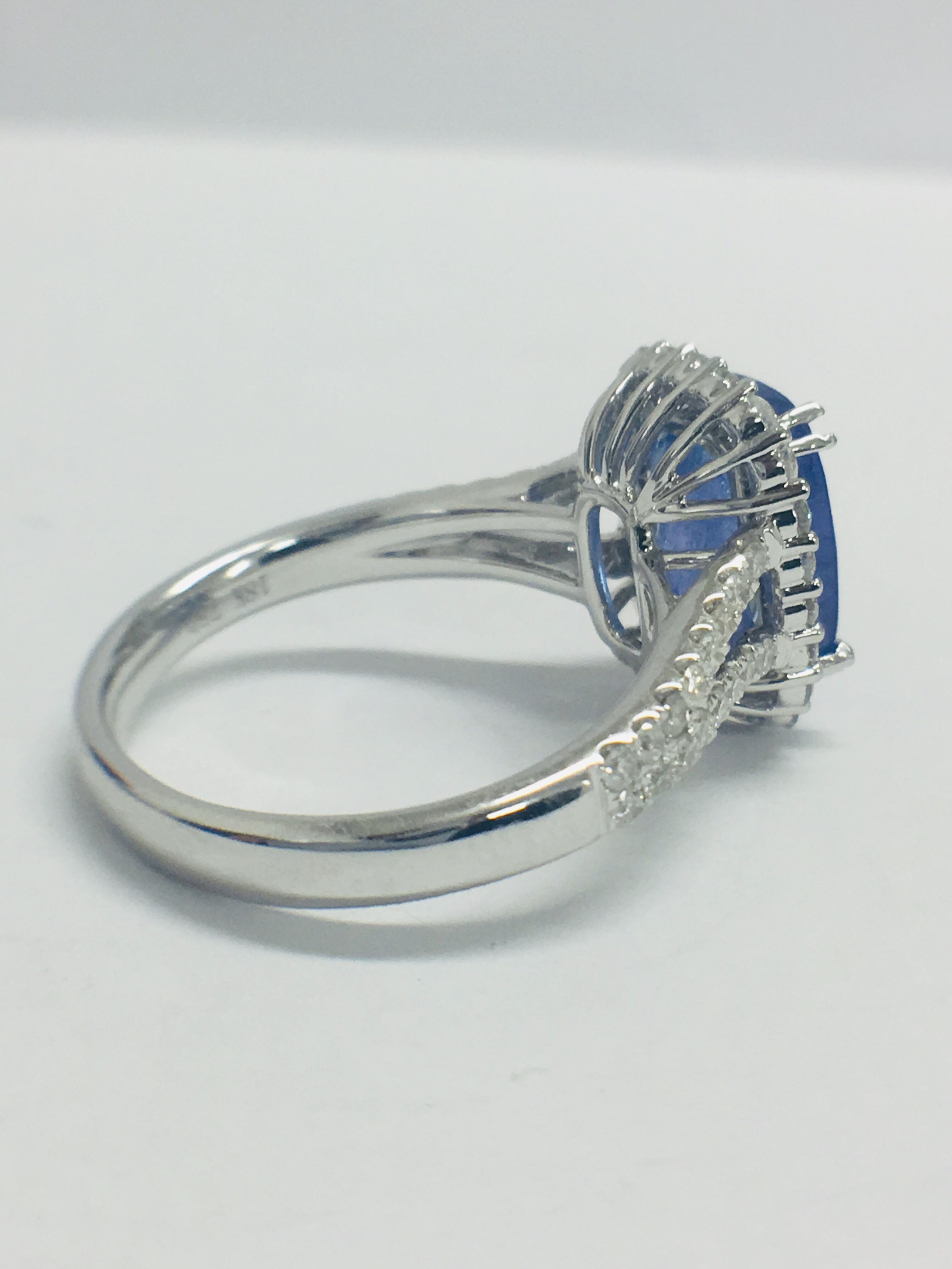 18Ct White Gold Tanzanite & Diamond Ring. - Image 6 of 10