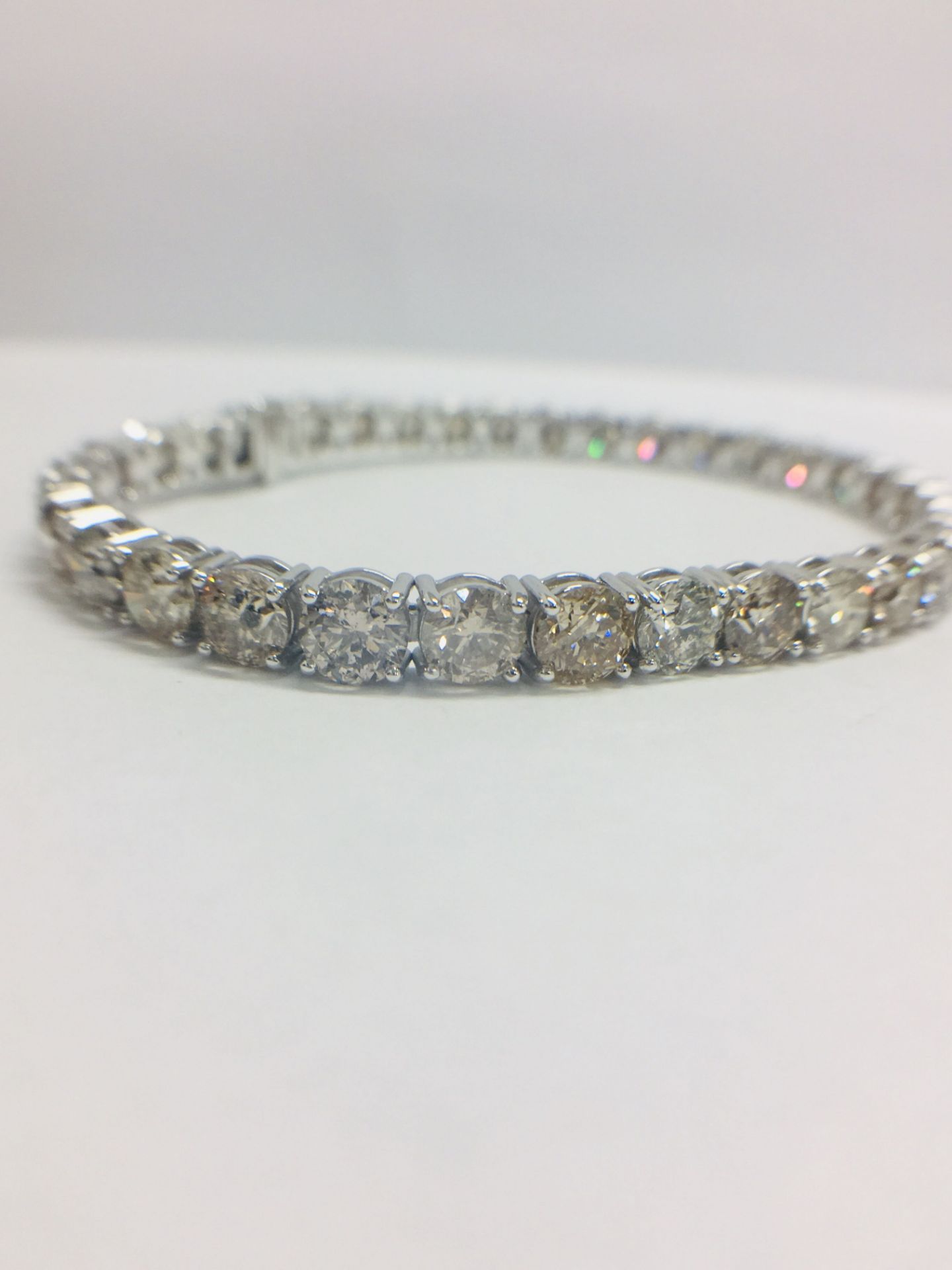 18Ct White Gold Diamond Tennis Bracelet.