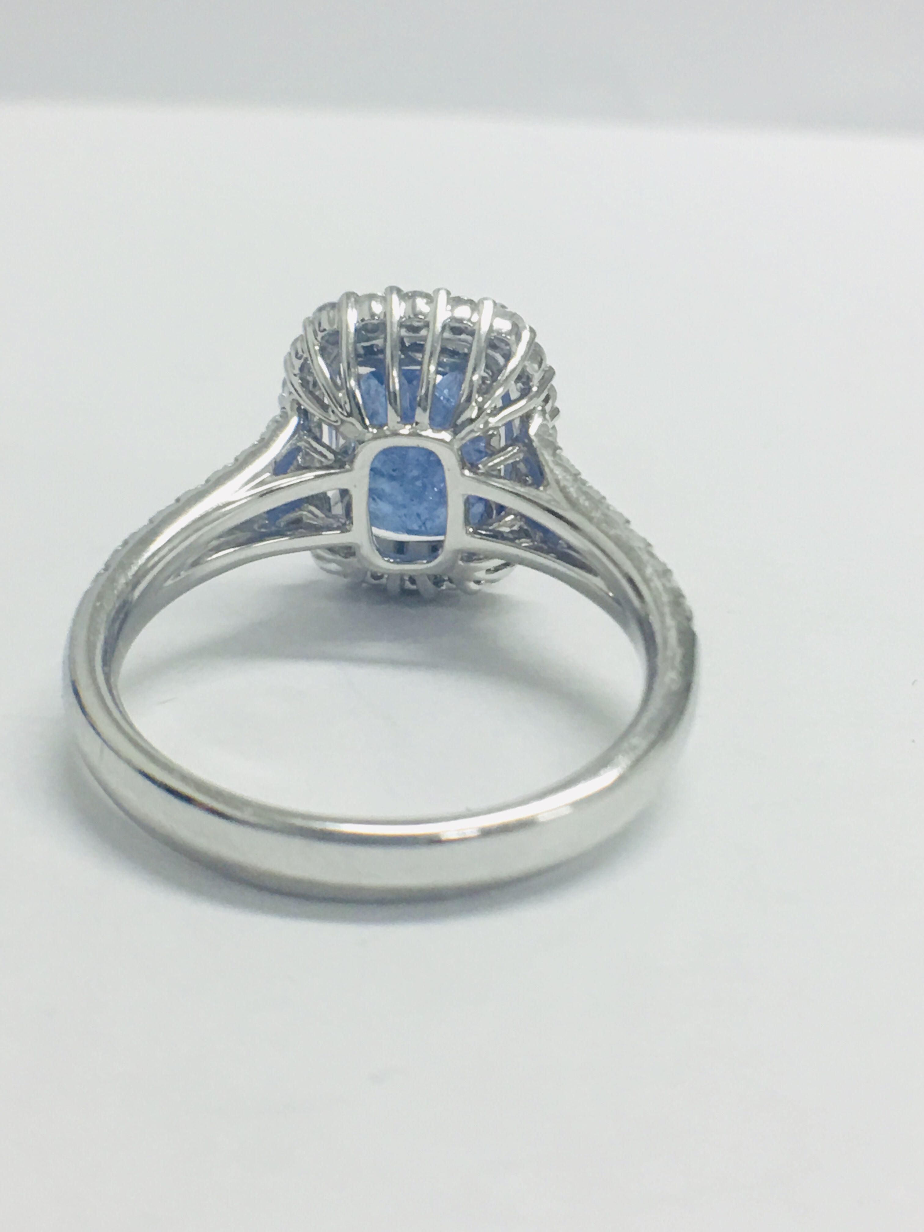 18Ct White Gold Tanzanite & Diamond Ring. - Image 5 of 10