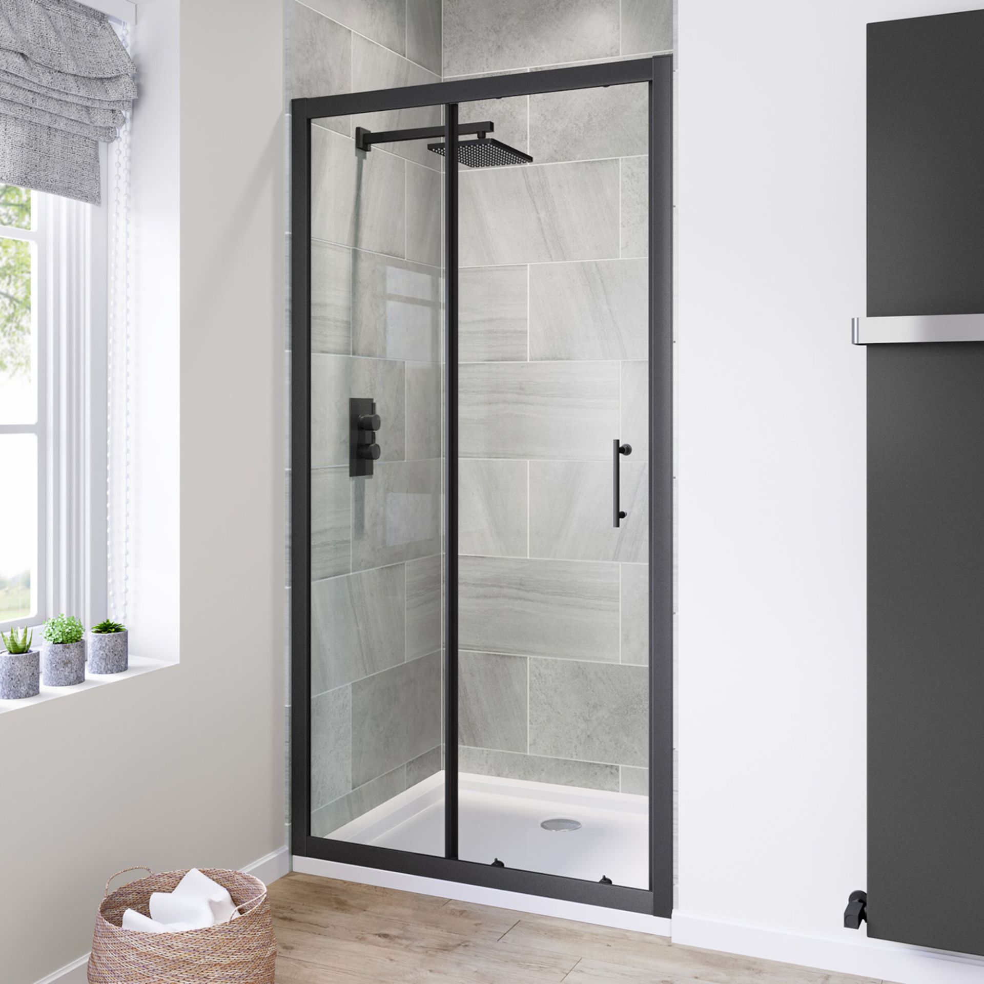 (PP43) 1000mm - 6mm Black Frame Sliding Shower Door. RRP £416.99. Stylish matte black finish f...