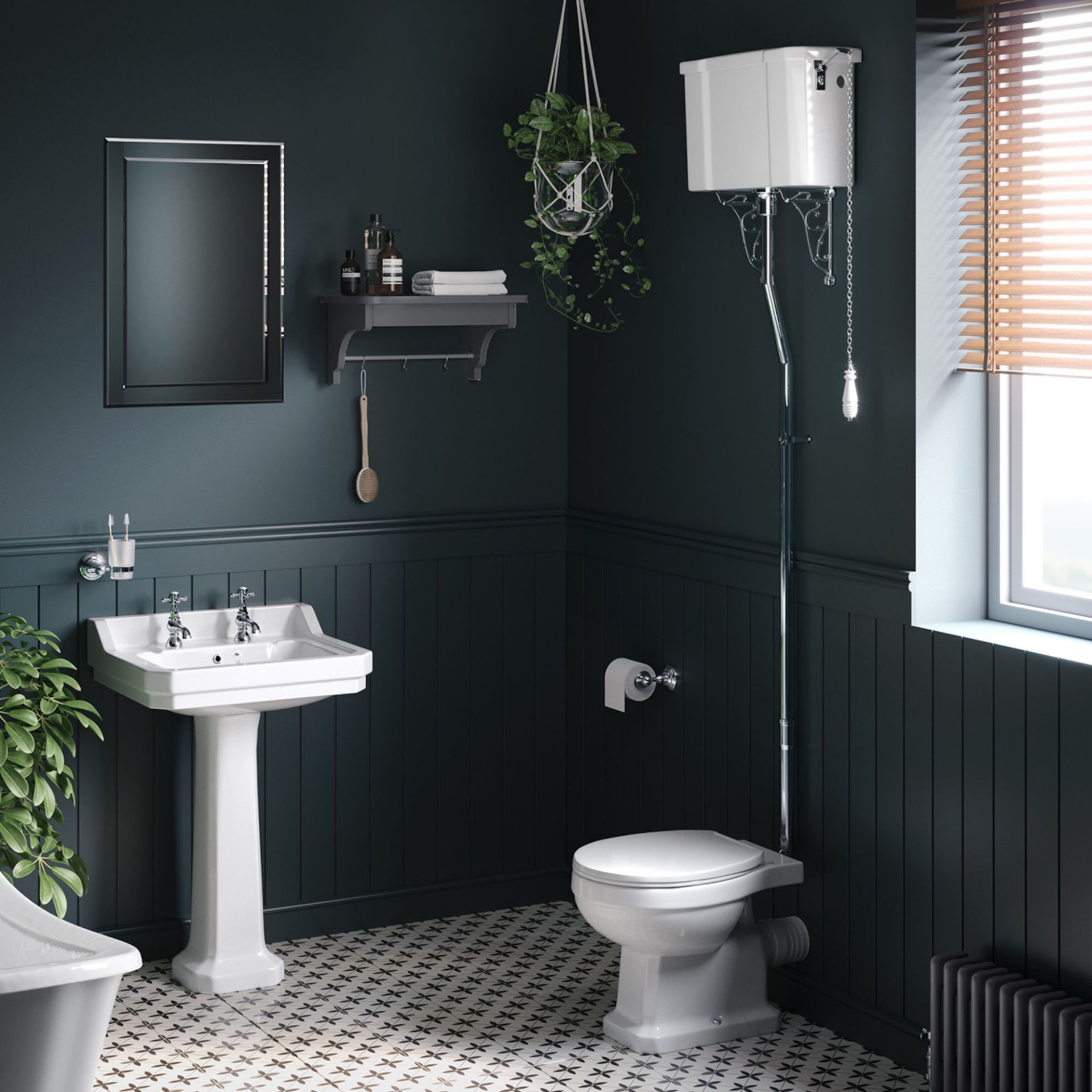 (PP29) Cambridge Traditional Toilet with High-Level Cistern - White Seat. RRP £679.99. Traditi... - Image 2 of 5