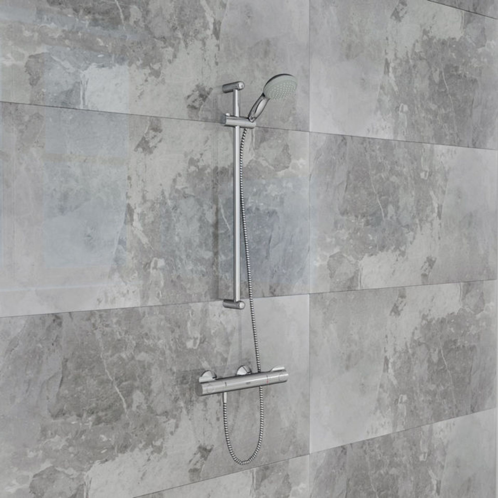 (EW302) Grohe Grohtherm 800 Thermostatic Shower Mixer and Kit. RRP £249.99. Set water temperature - Image 3 of 3