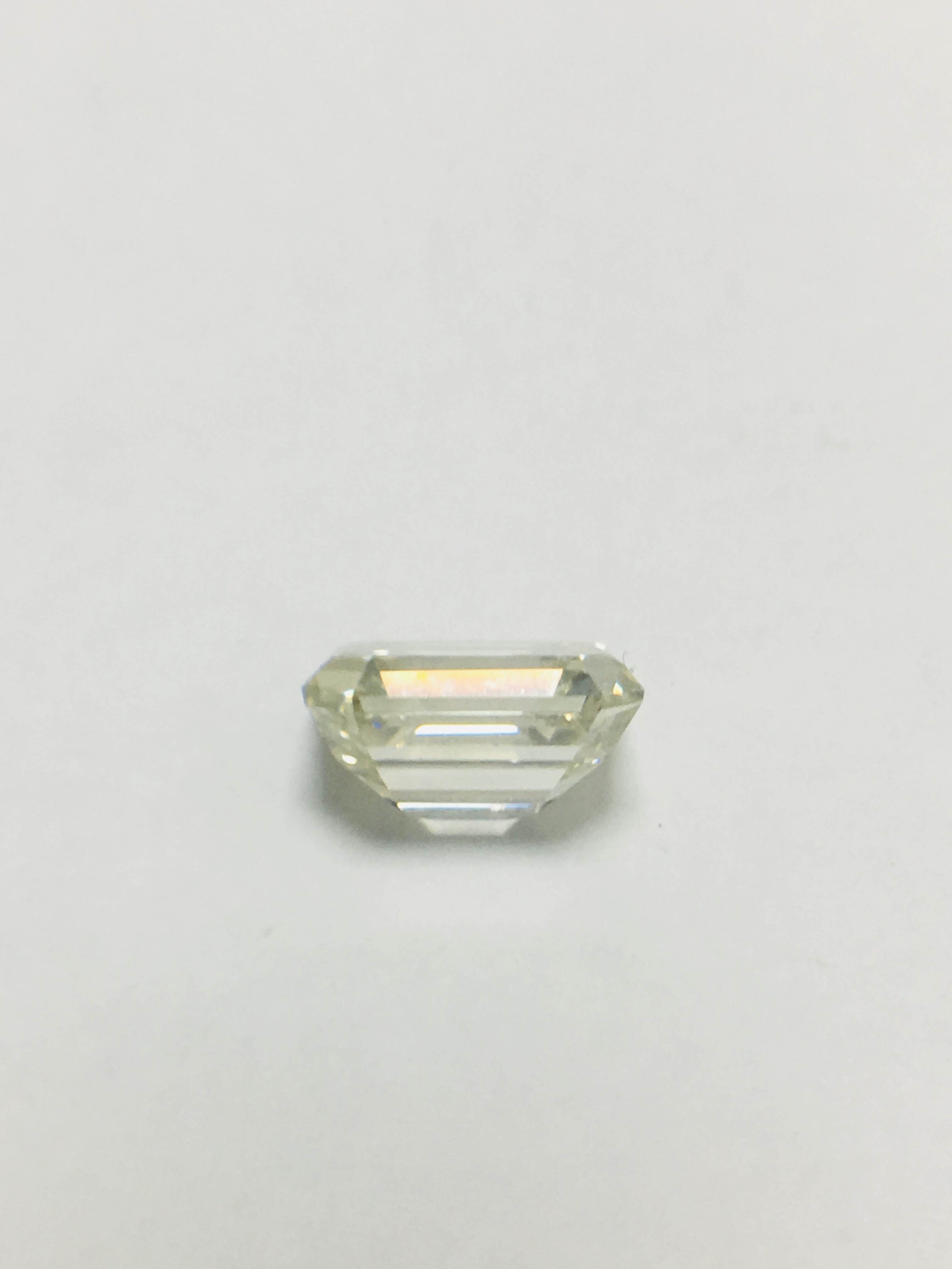 3.86ct Emerald Cut Diamond,Vs2 clarity,K colour,EGL CertificationEGL1516734222 - Image 3 of 5