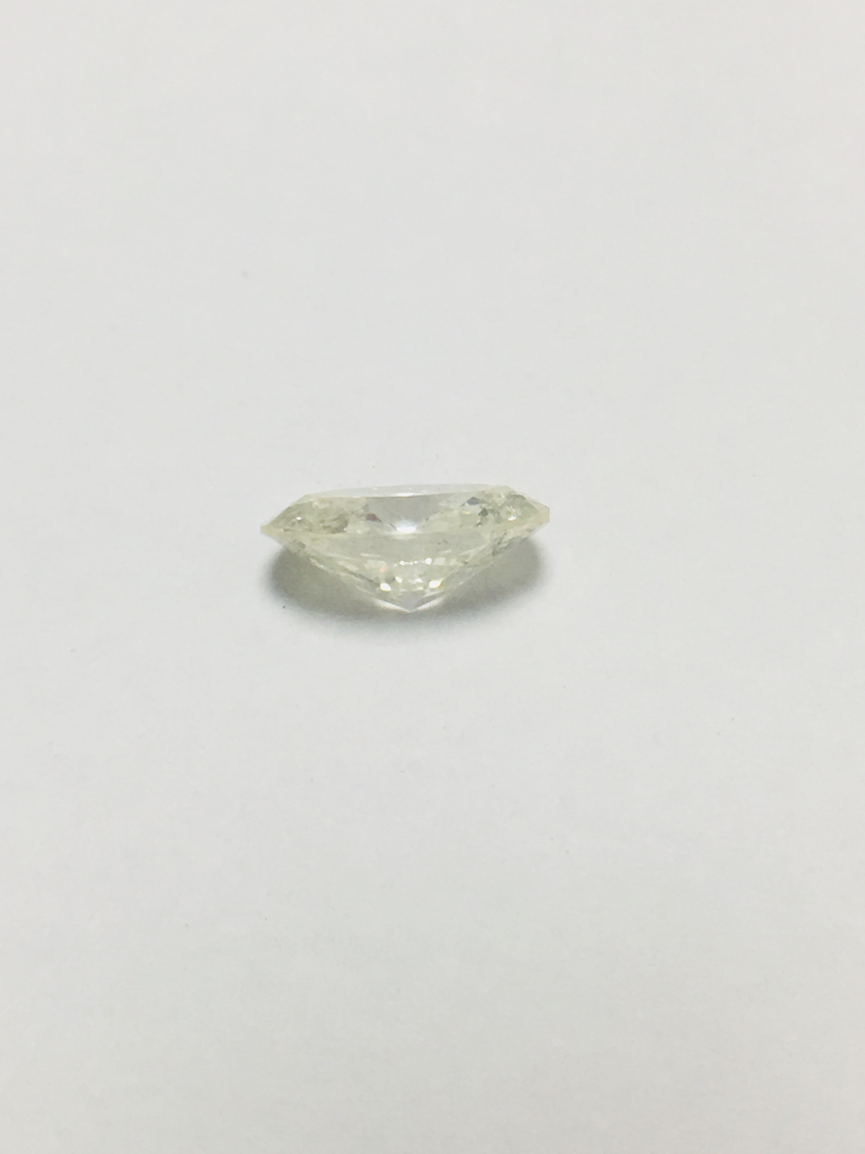 1.84ct Natural oval Cut diamond colour,i2 clarity,diamond is tested as clarity enhanced - Image 4 of 4