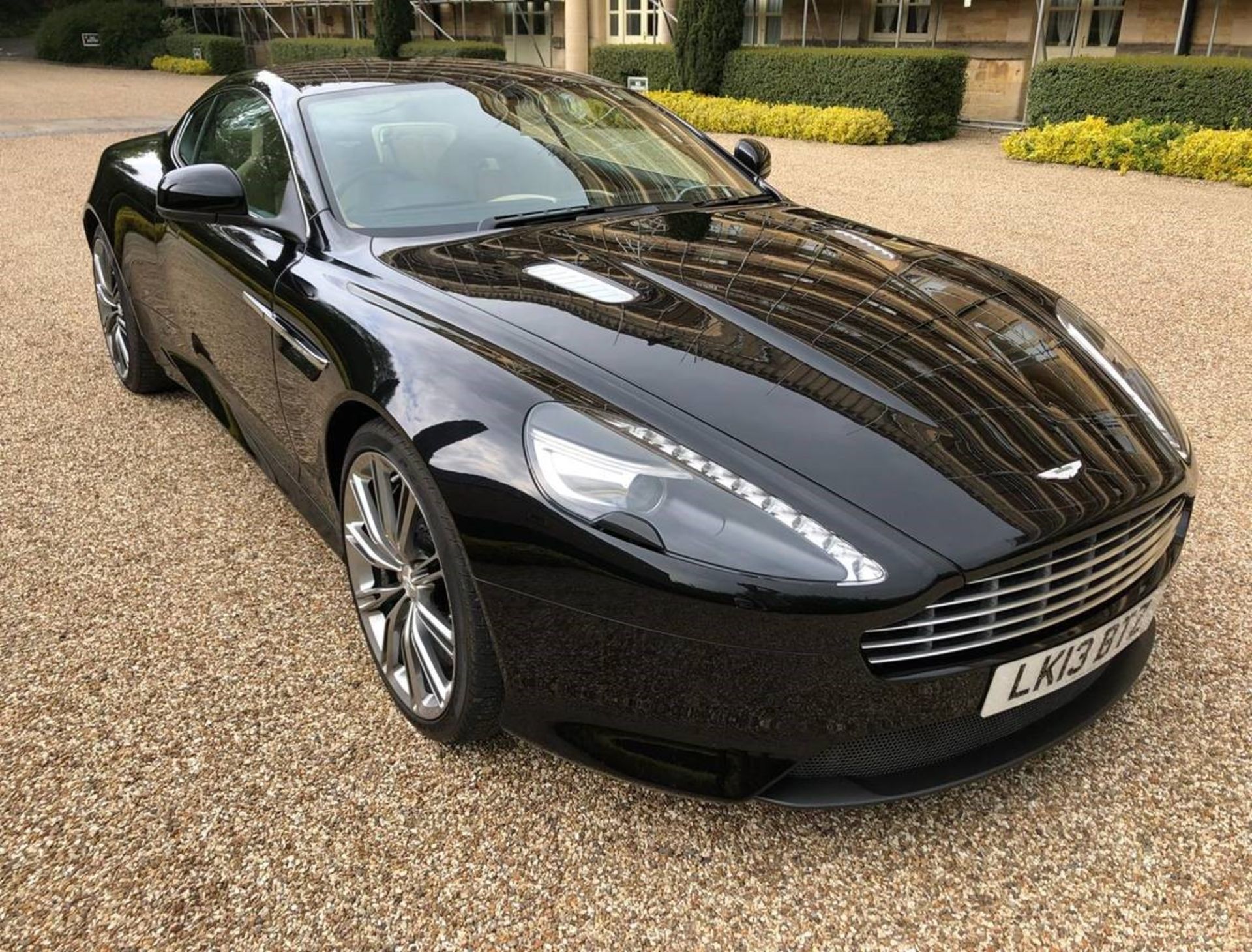 Aston Martin DB9