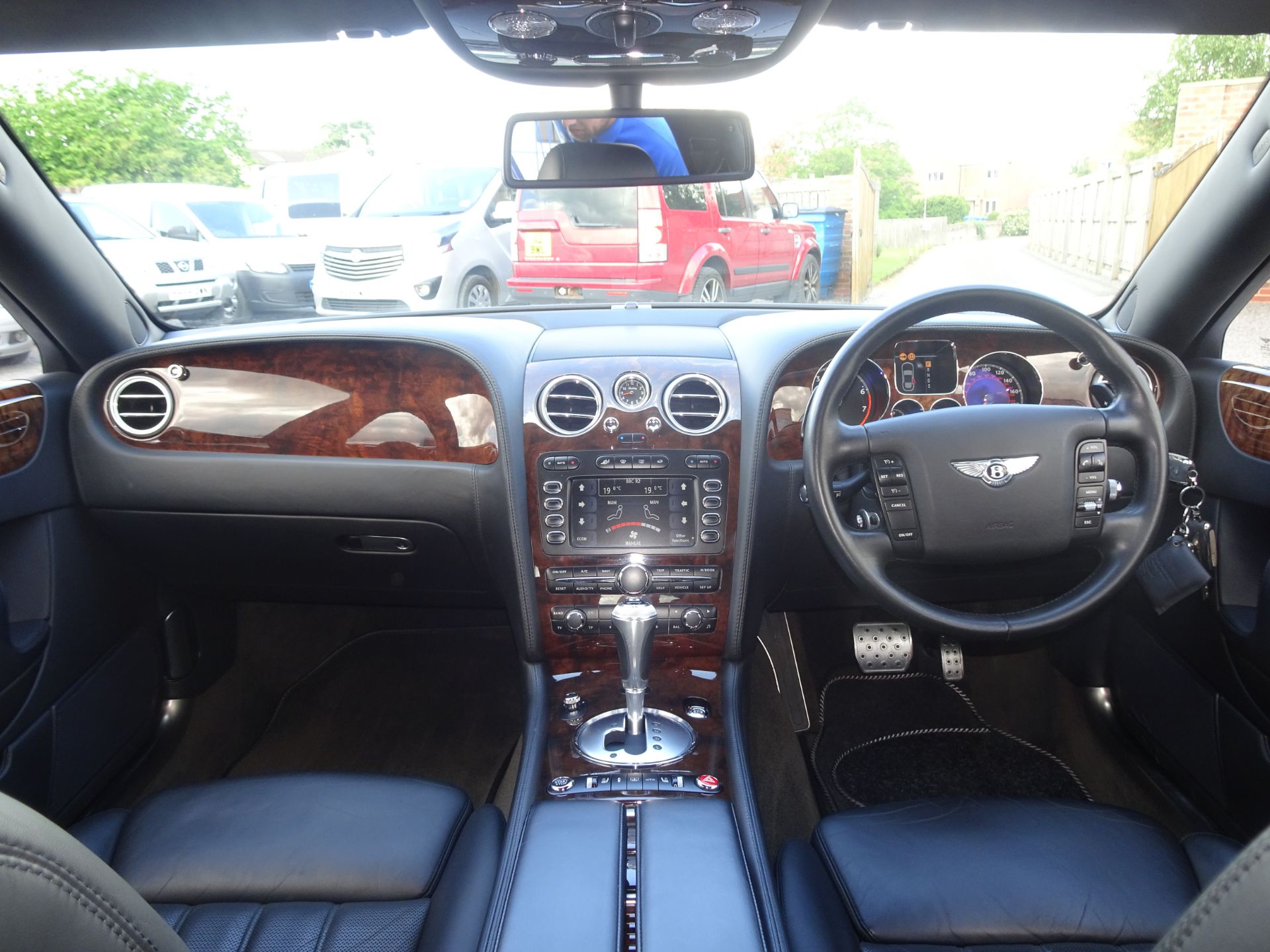 BENTLEY CONTINENTAL FLYING SPUR - 2005 '55' REG - Image 6 of 10