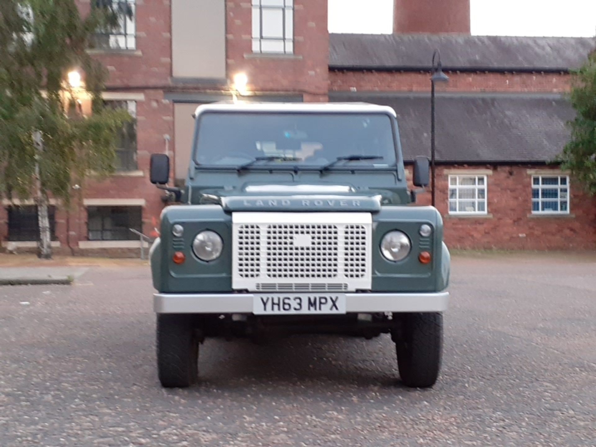 2013 63 Reg Land Rover Defender 110 Station Wagon - Image 8 of 9