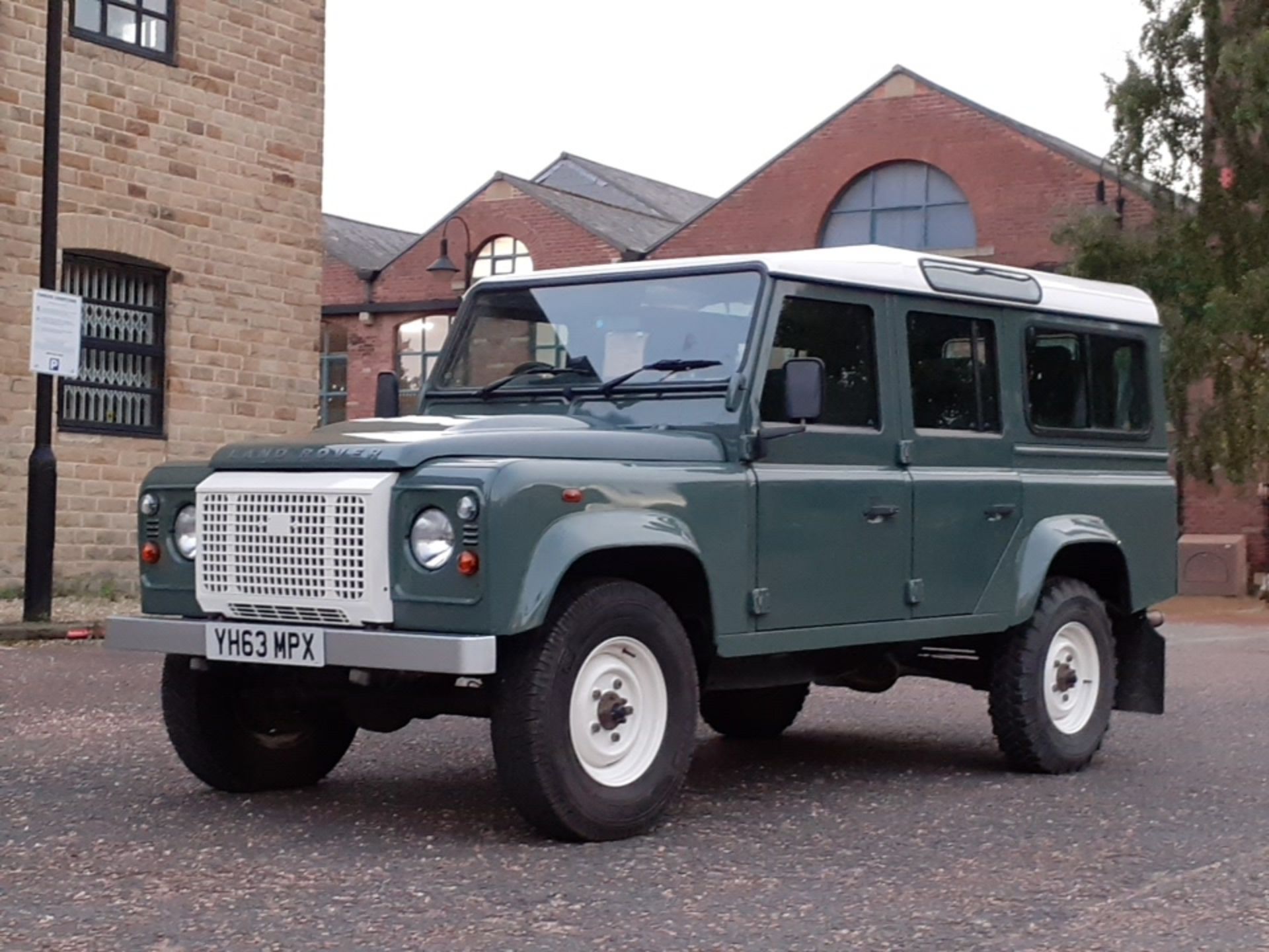 2013 63 Reg Land Rover Defender 110 Station Wagon