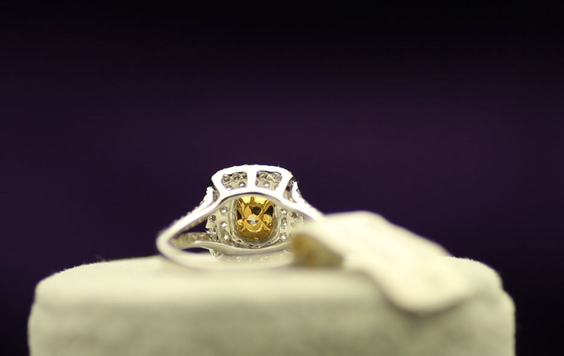 18ct White Gold Single Stone Intense Fancy Yellow With Double Halo Setting Ring 1.01 - Image 3 of 4