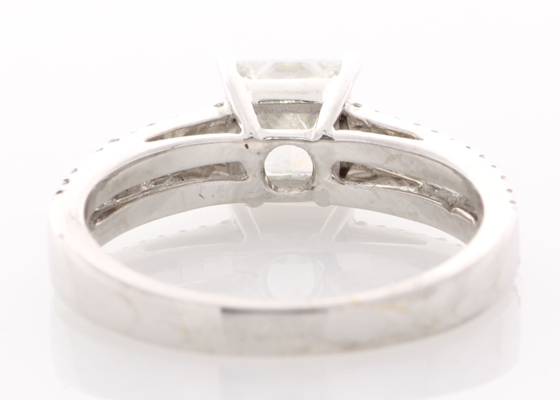 18ct White Gold Single Stone Prong Set With Stone Set Shoulders Diamond Ring 1.35 - Image 5 of 6