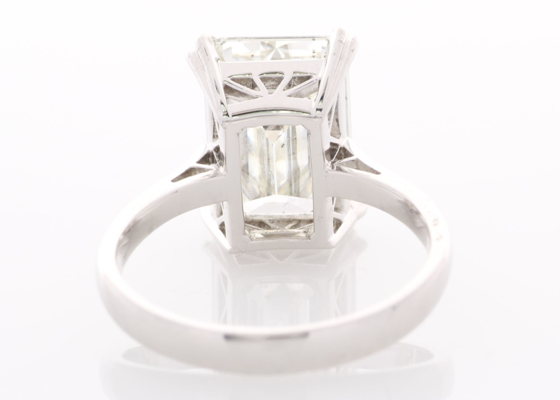 18ct White Gold Single Stone Prong Set Diamond Ring 5.86 Carats HRD I SI2 - Image 4 of 5