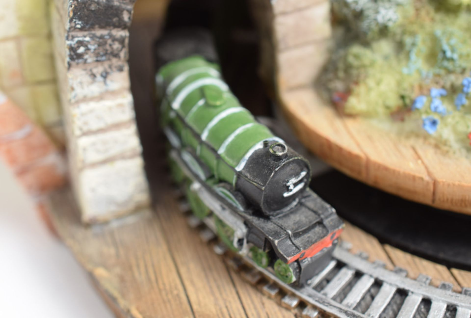 Flying Scotsman Musical Clock - Image 2 of 5