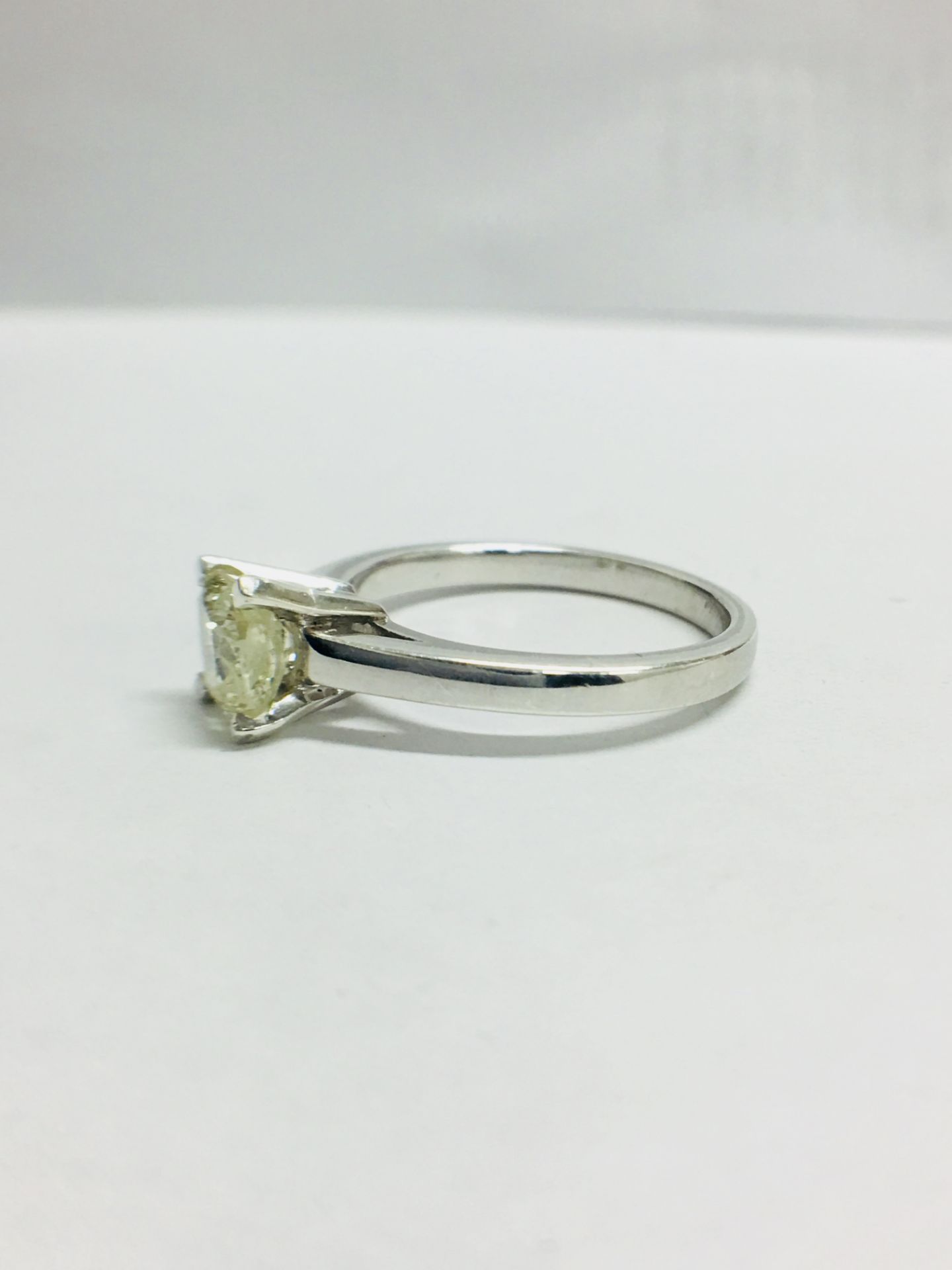 1.00Ct Diamond Solitaire Ring With A Cushion Cut Diamond. - Image 3 of 7