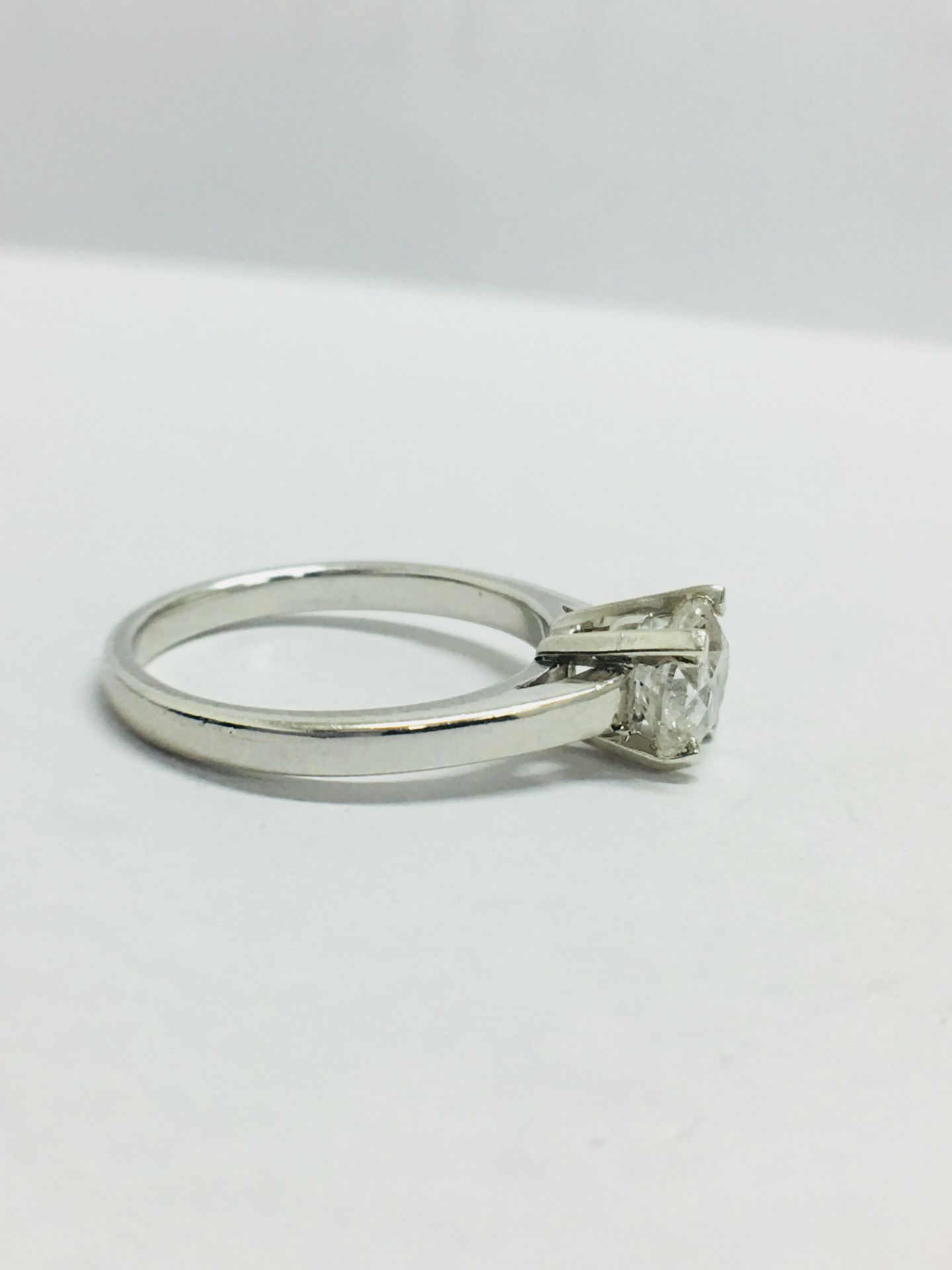 1.03Ct Diamond Solitaire Ring Set In Platinum. - Image 6 of 8