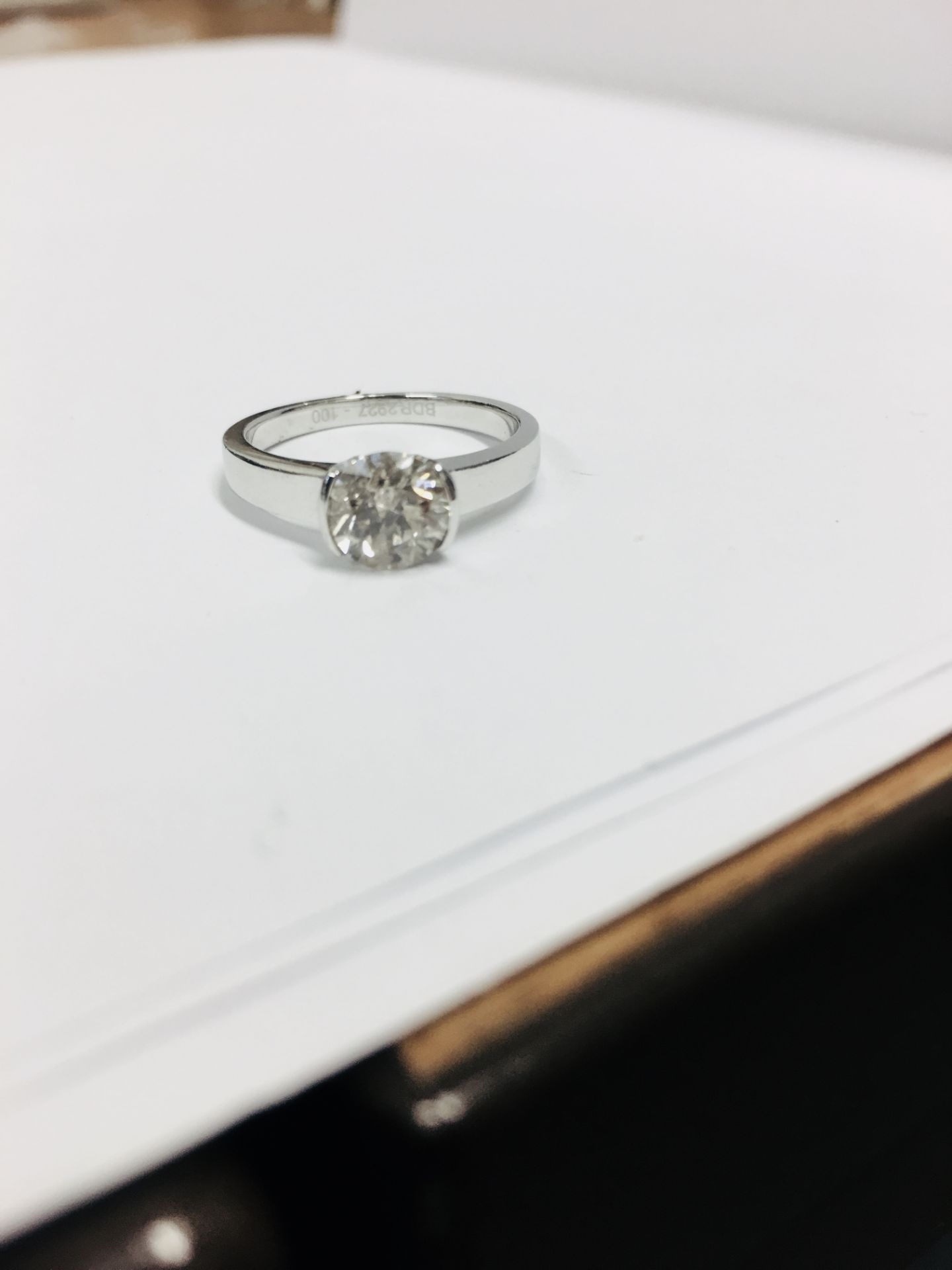 1.00Ct Platinum Diamond Solitaire Ring , - Image 9 of 10
