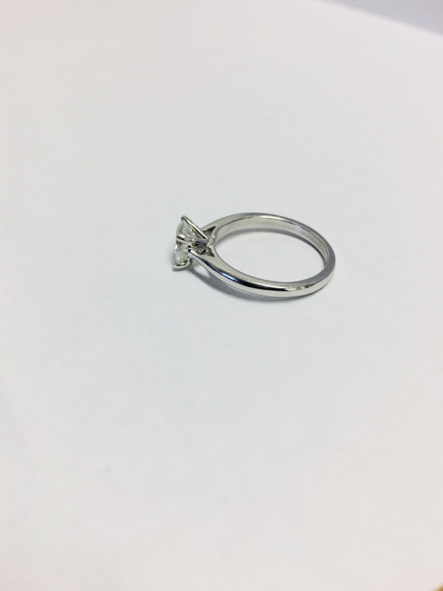 1.01Ct Diamond Solitaire Ring Set In 18Ct White Gold. - Image 3 of 5