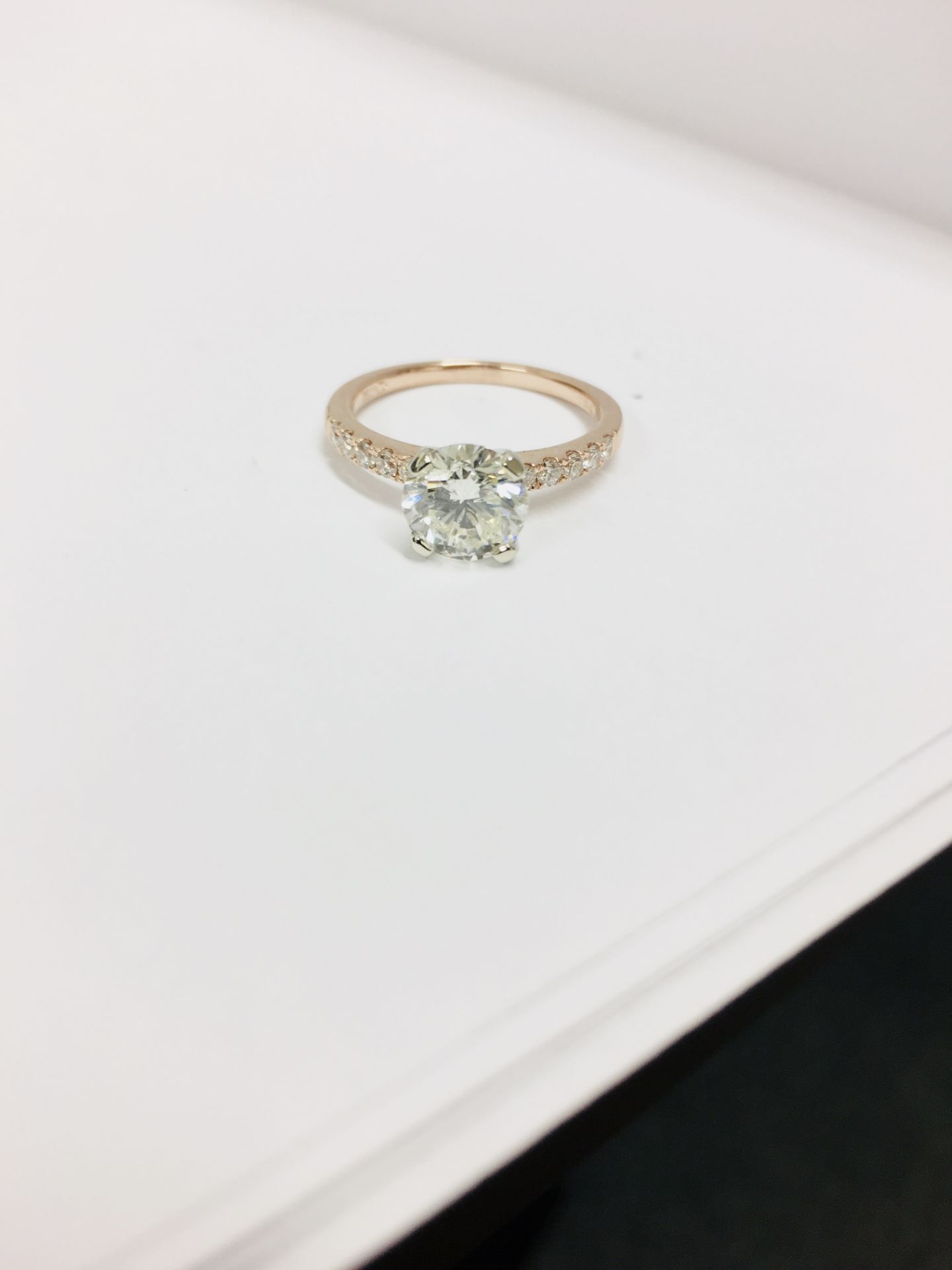1.00Ct Diamond Solitaire Ring. - Image 12 of 16