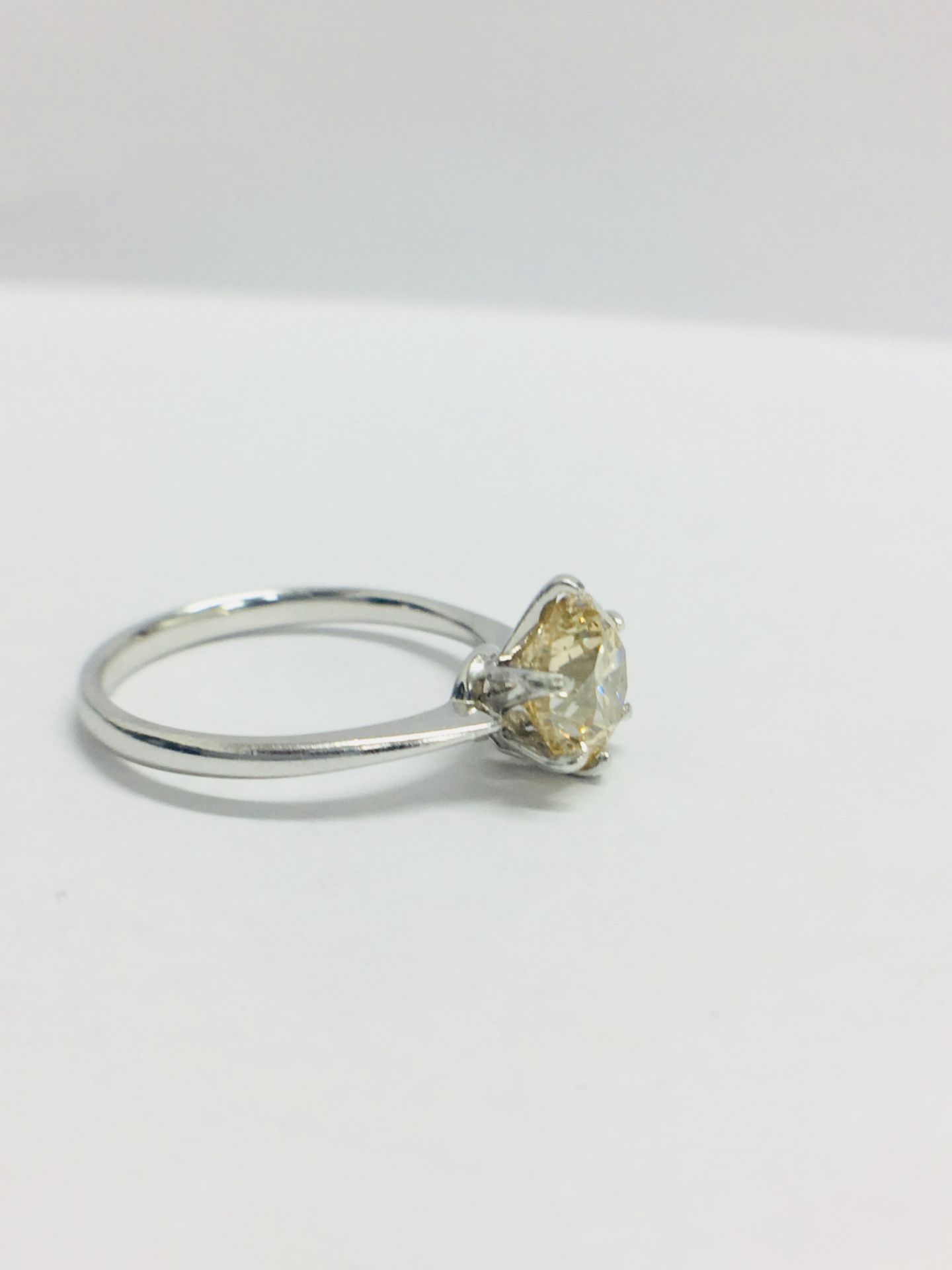 1.55Ct Diamond Solitaire Ring Set In 18Ct White Gold. - Image 3 of 5