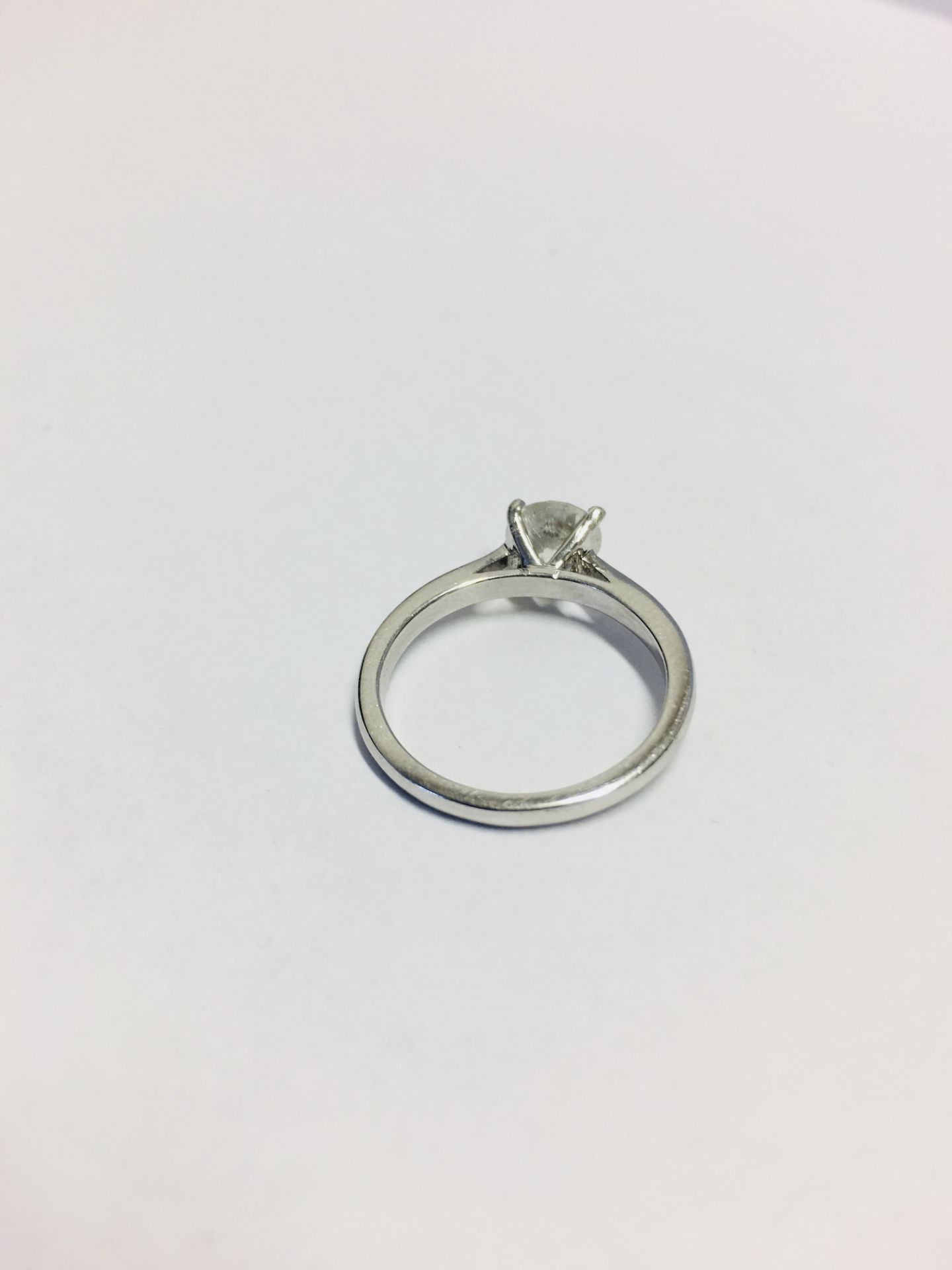 1.01Ct Diamond Solitaire Ring Set In 18Ct White Gold. - Image 4 of 5