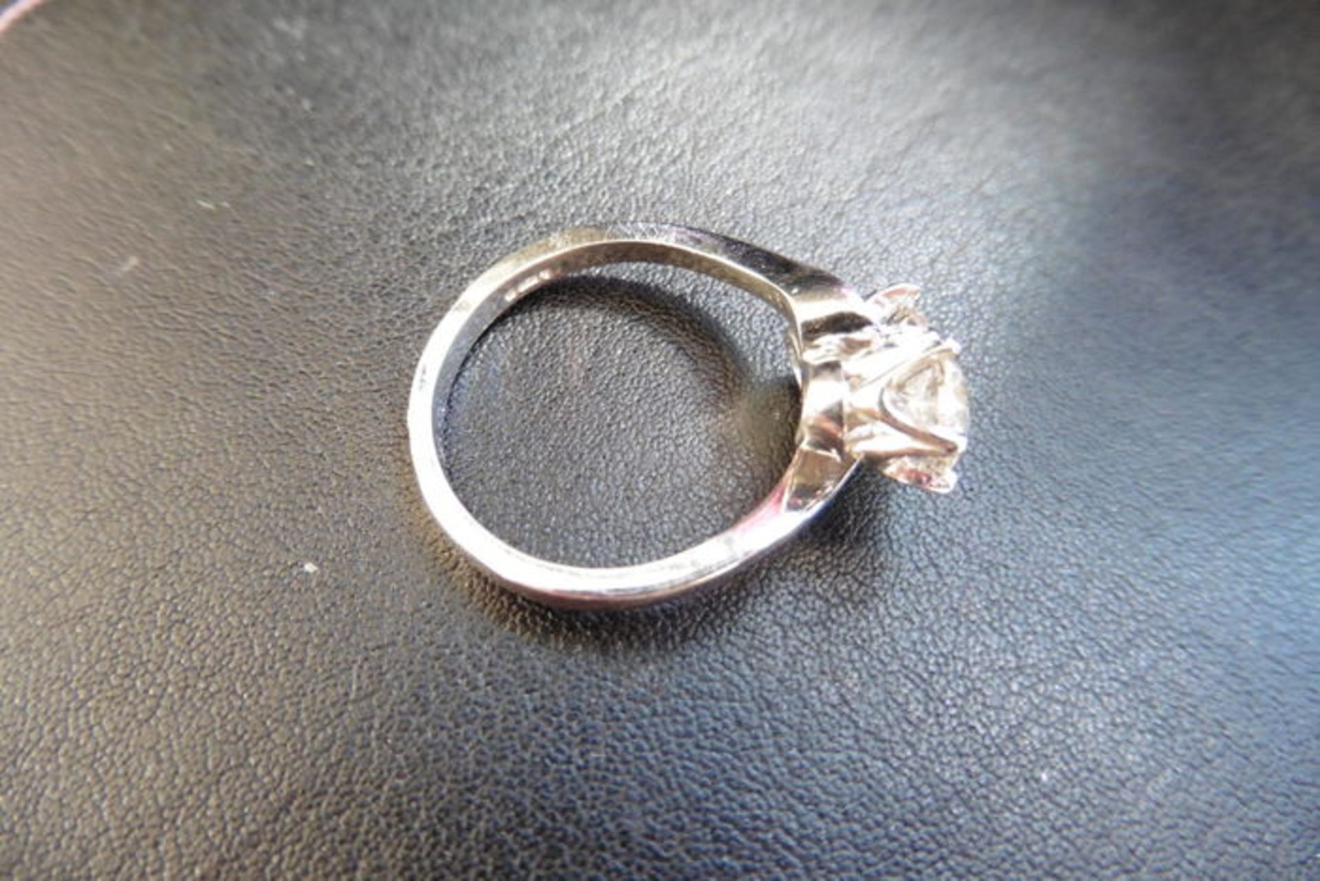 1.00Ct Diamond Twist Ring Set In 18Ct White Gold. - Image 3 of 3