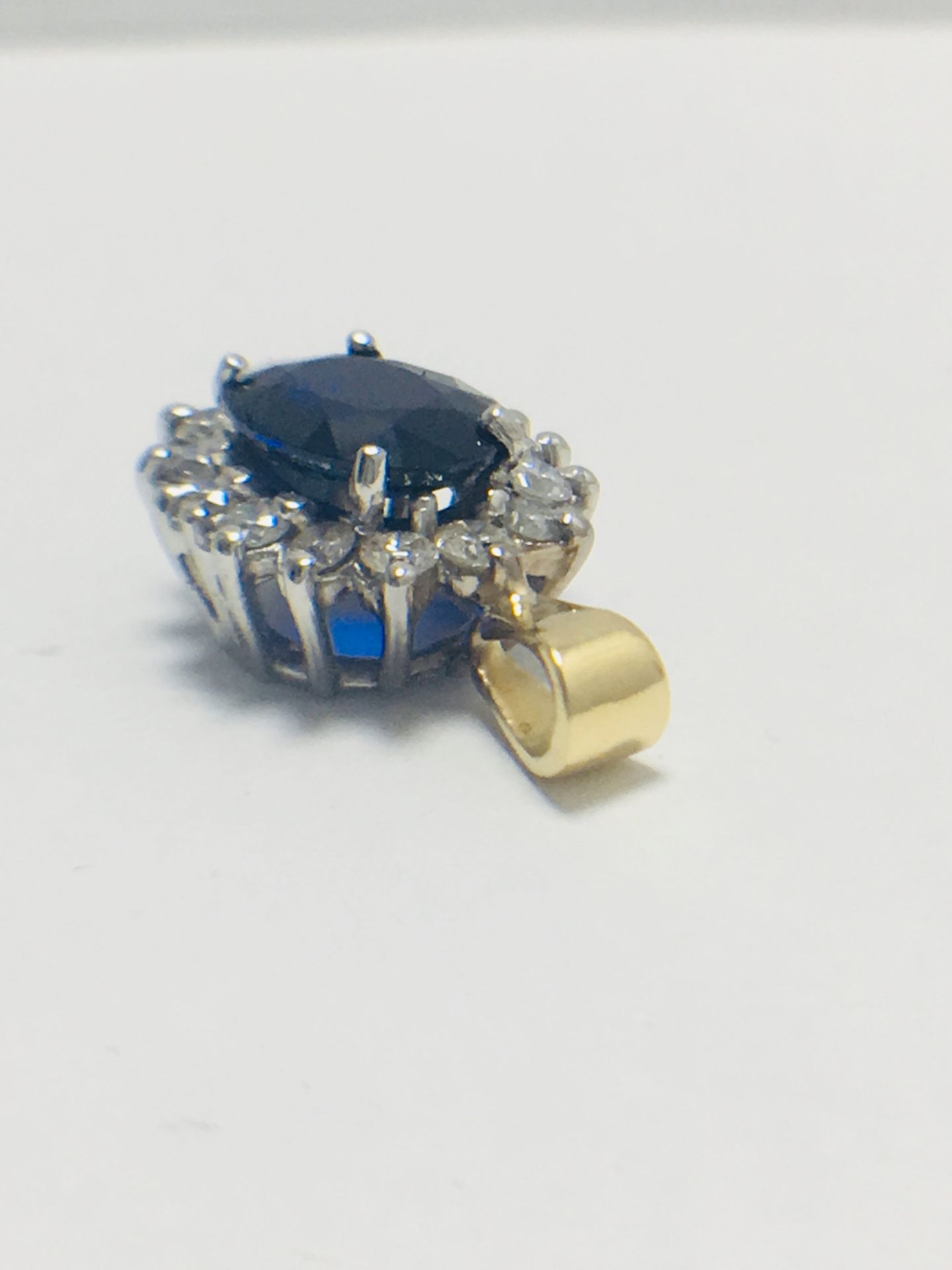 18Ct Sapphire And Diamond Cluster Pendant, - Image 4 of 7