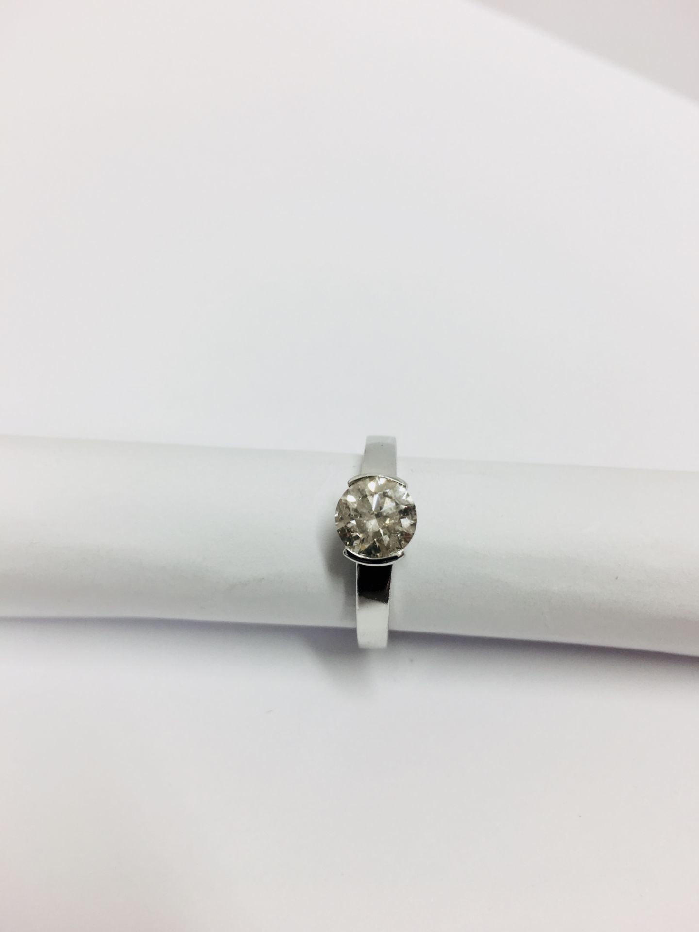 1.00Ct Platinum Diamond Solitaire Ring , - Image 10 of 10