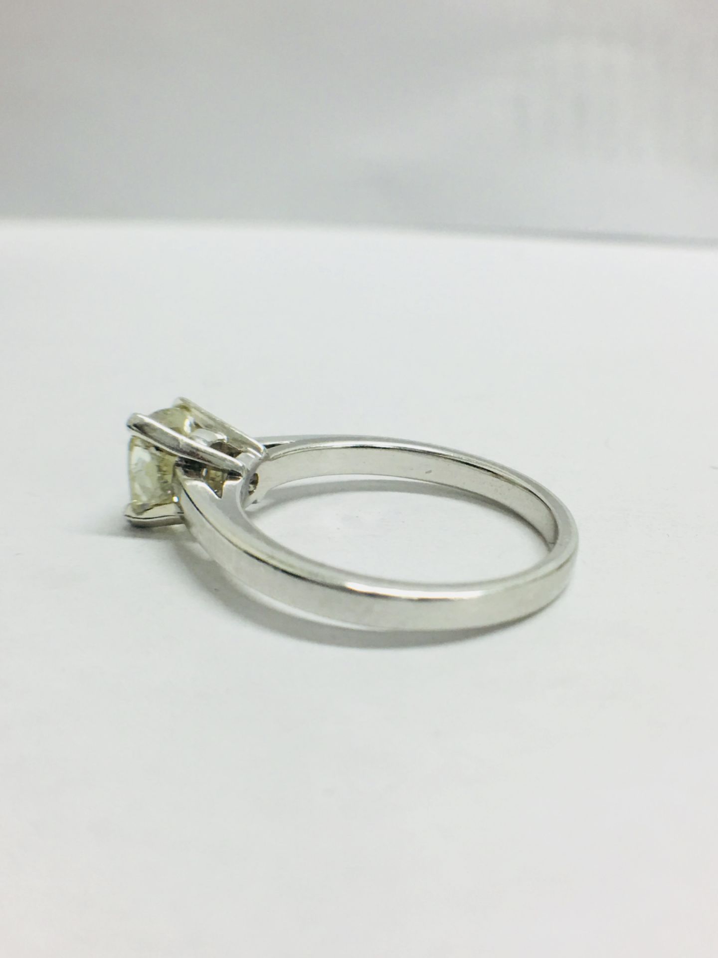 1.00Ct Diamond Solitaire Ring With A Cushion Cut Diamond. - Image 4 of 7