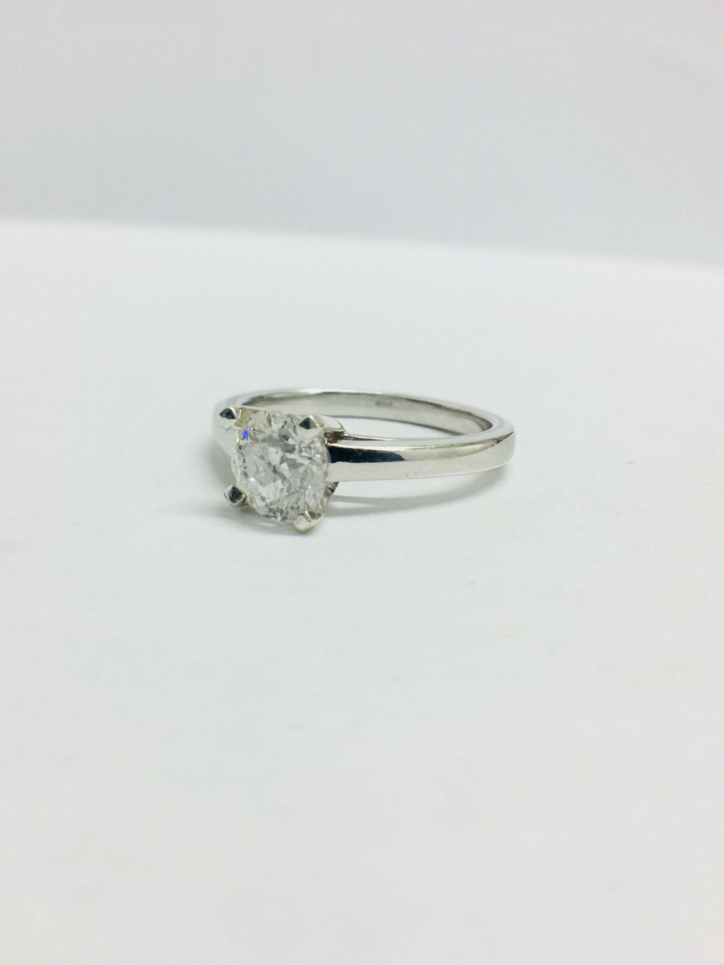 1.03Ct Diamond Solitaire Ring Set In Platinum. - Image 2 of 8